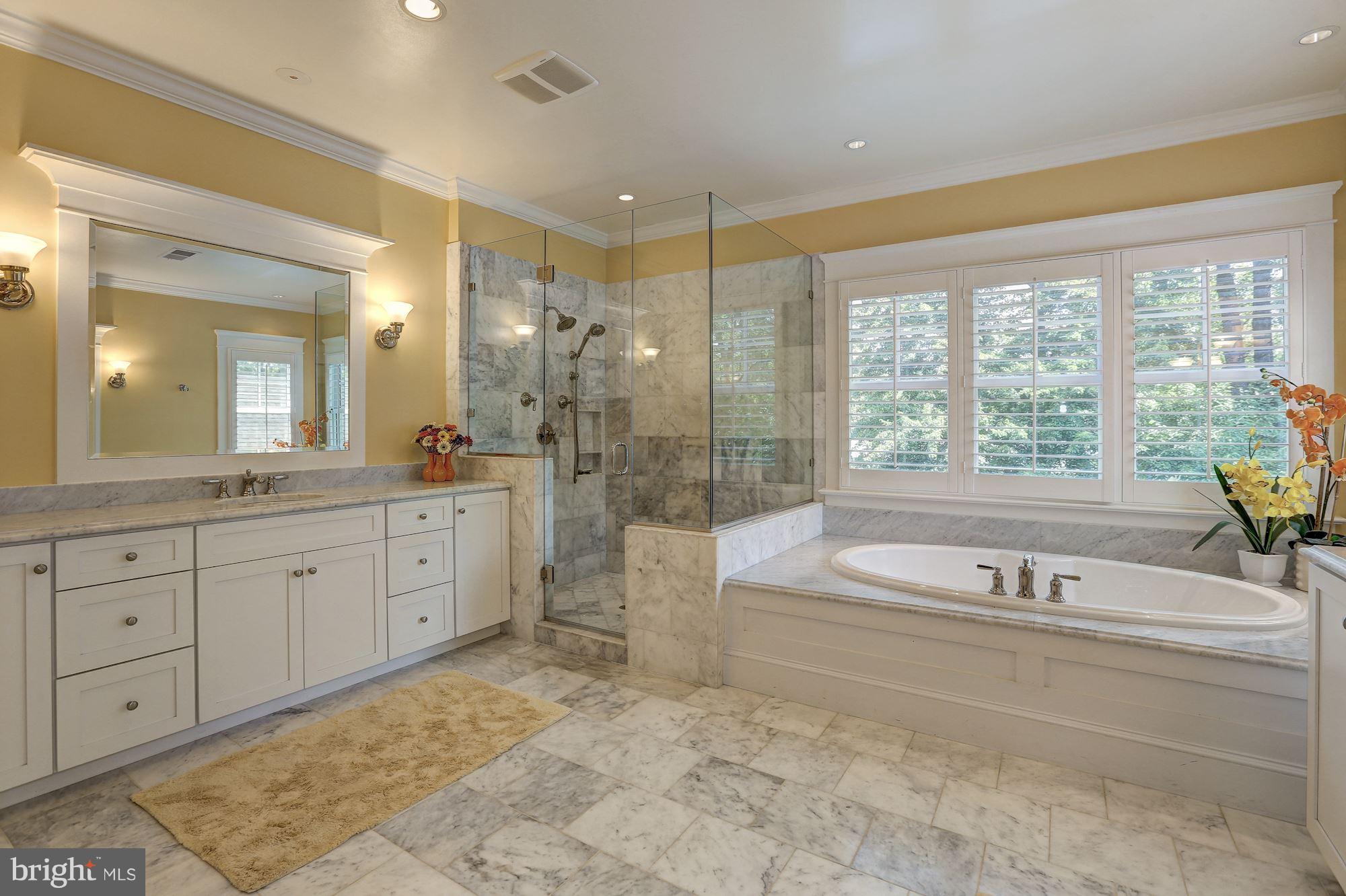 WESTBRIAR COUNTRY CLUB MANOR - Residential