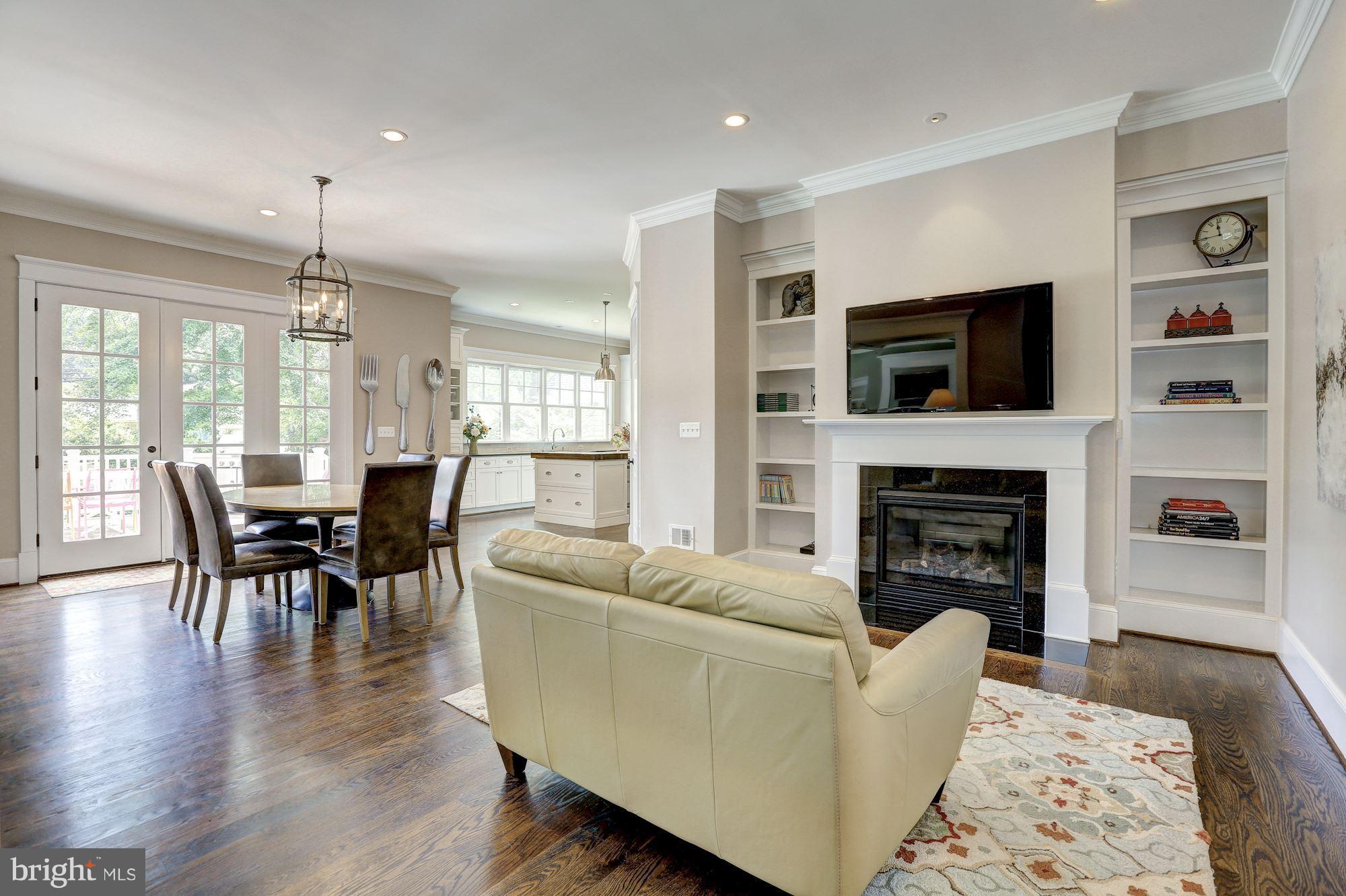 WESTBRIAR COUNTRY CLUB MANOR - Residential