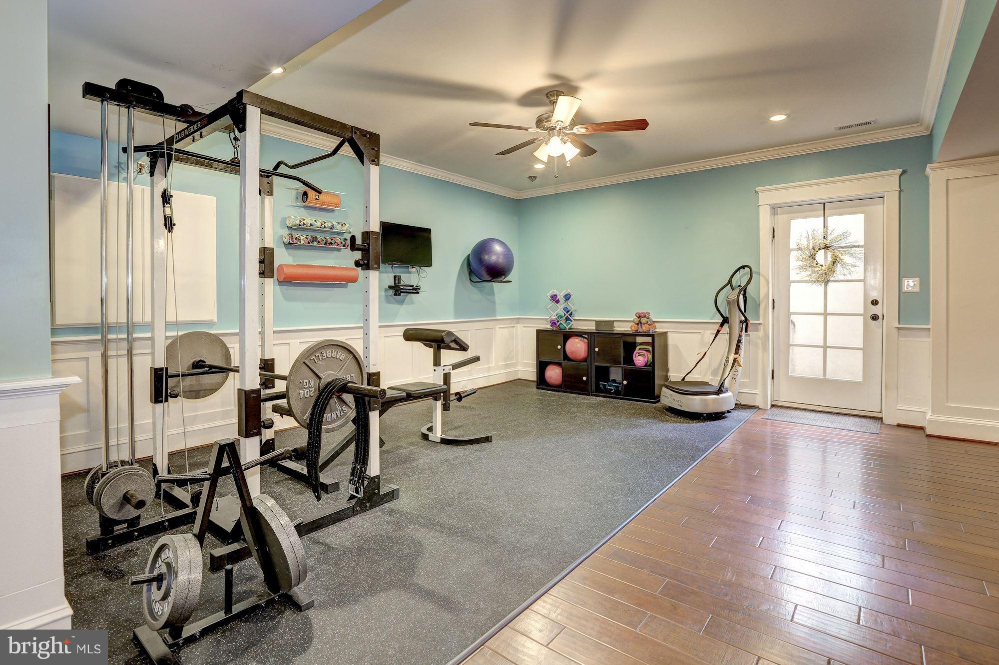WESTBRIAR COUNTRY CLUB MANOR - Residential