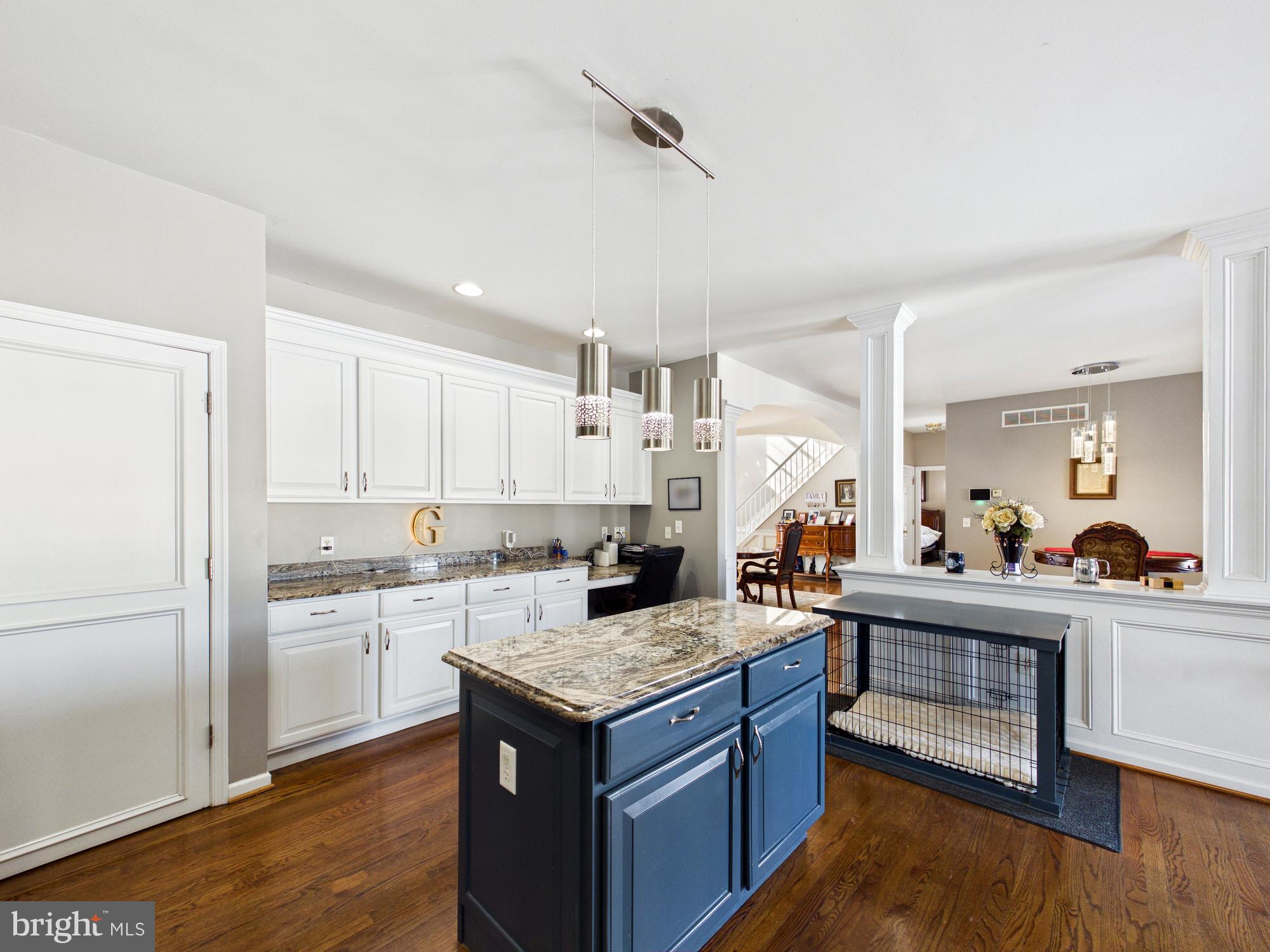 KNOLLAC ACRES - Residential