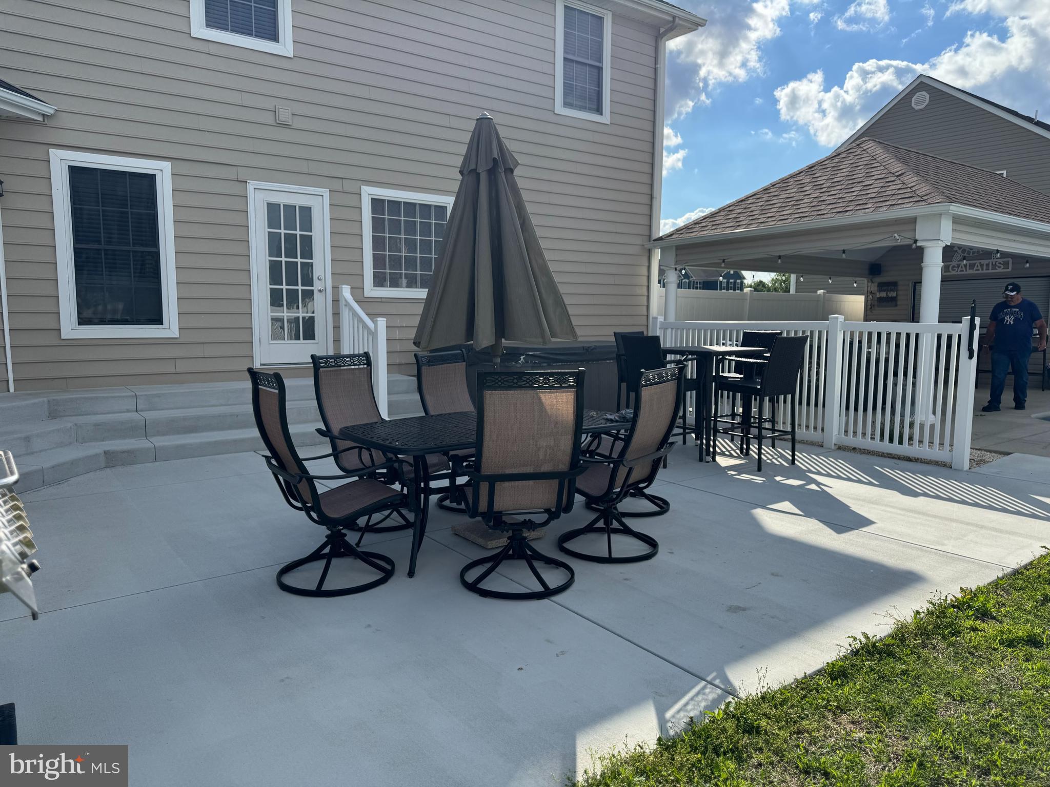 KNOLLAC ACRES - Residential