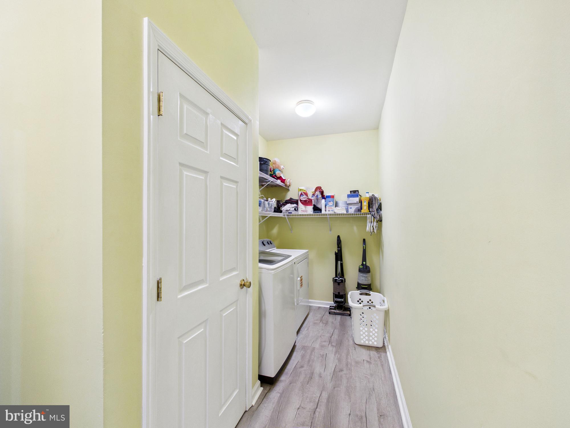 KNOLLAC ACRES - Residential