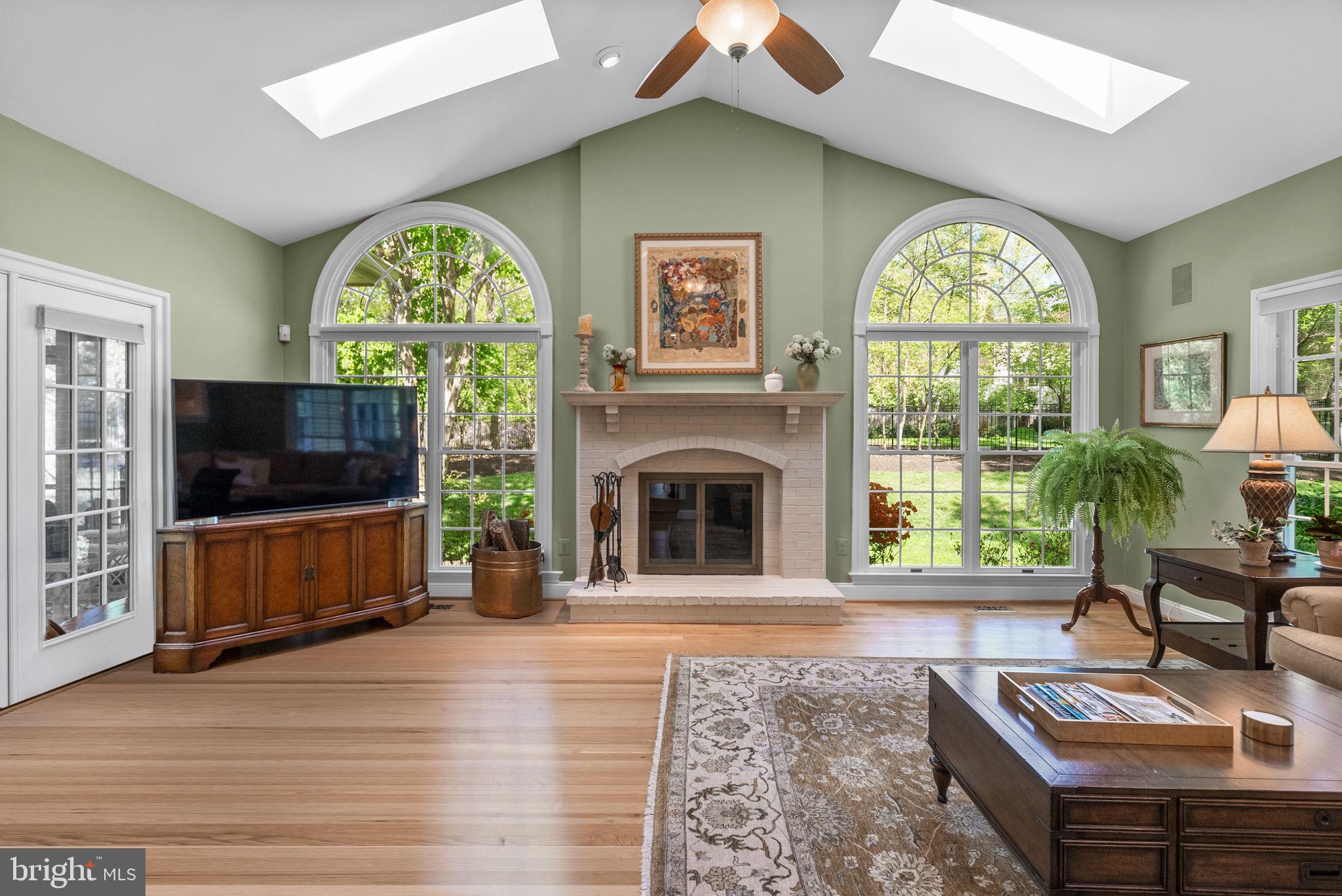 GLEN HILLS - Residential