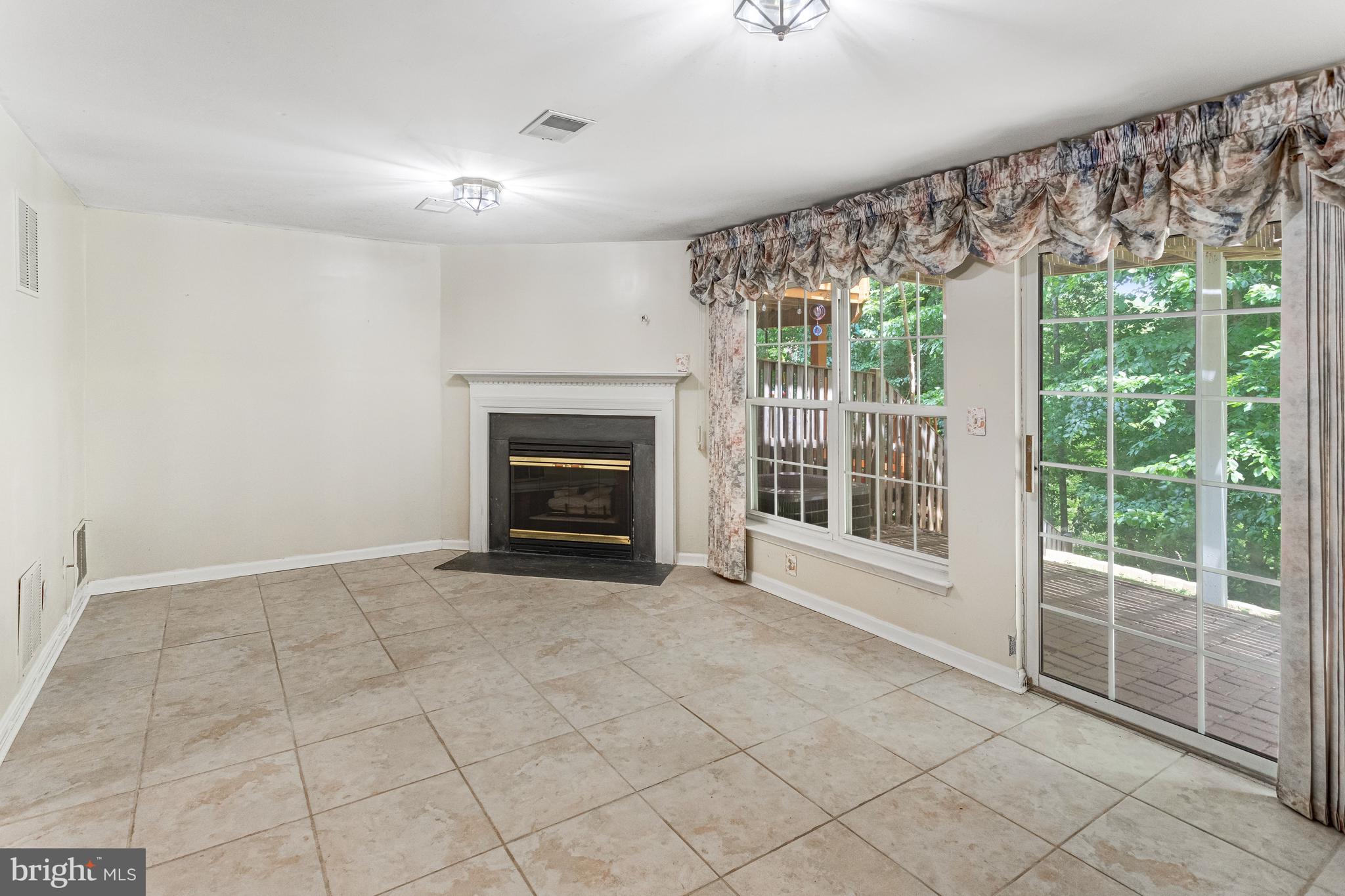 SOUTHLAKE AT MONTCLAIR - Residential