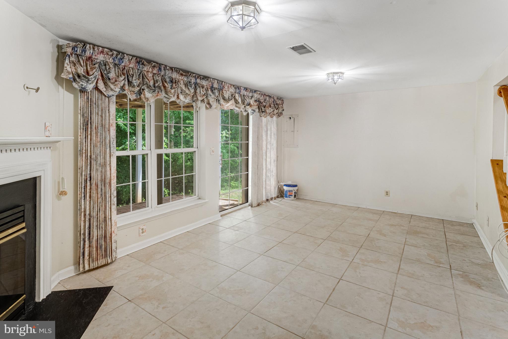 SOUTHLAKE AT MONTCLAIR - Residential