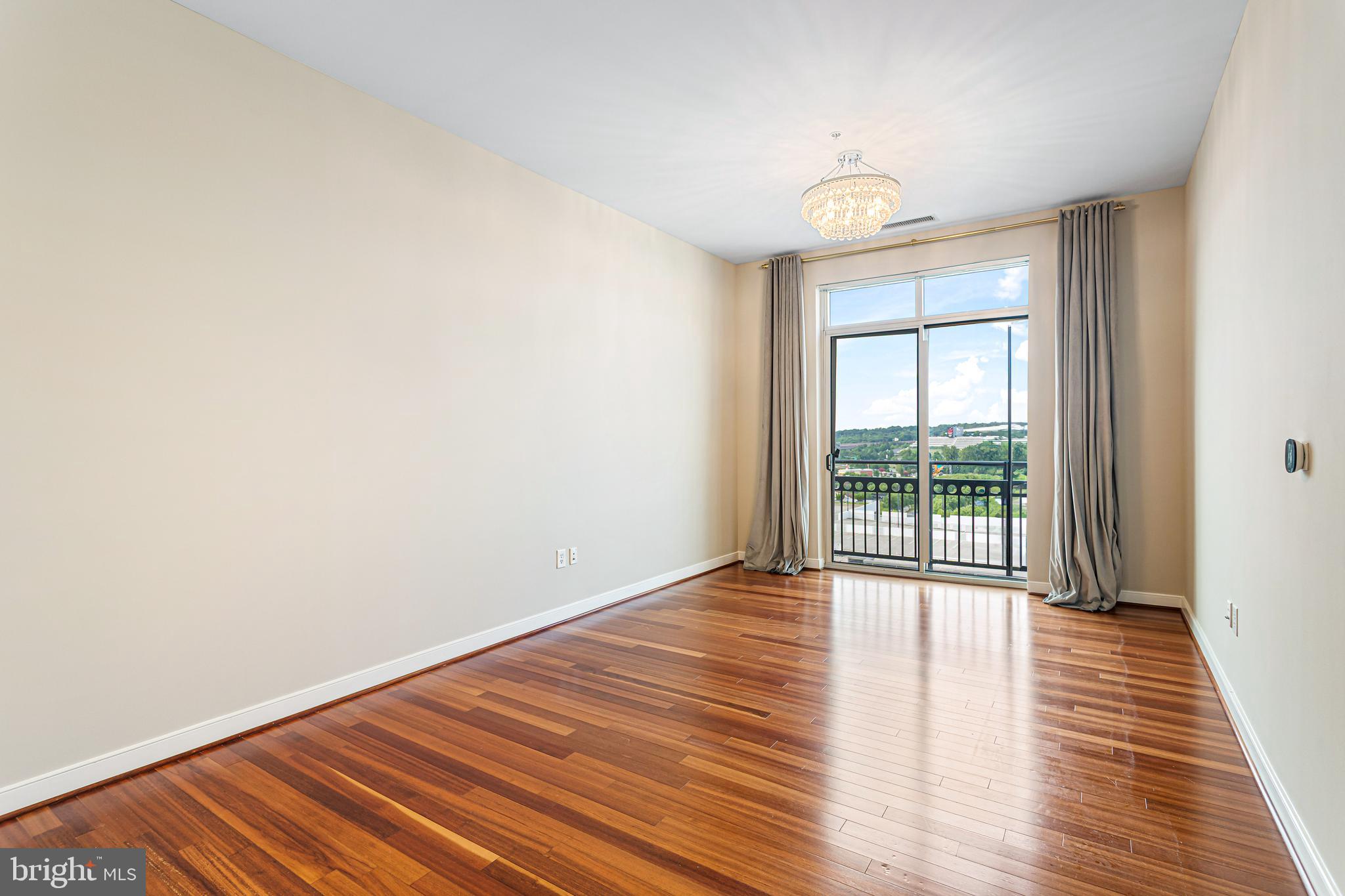 NATIONAL HARBOR - Residential