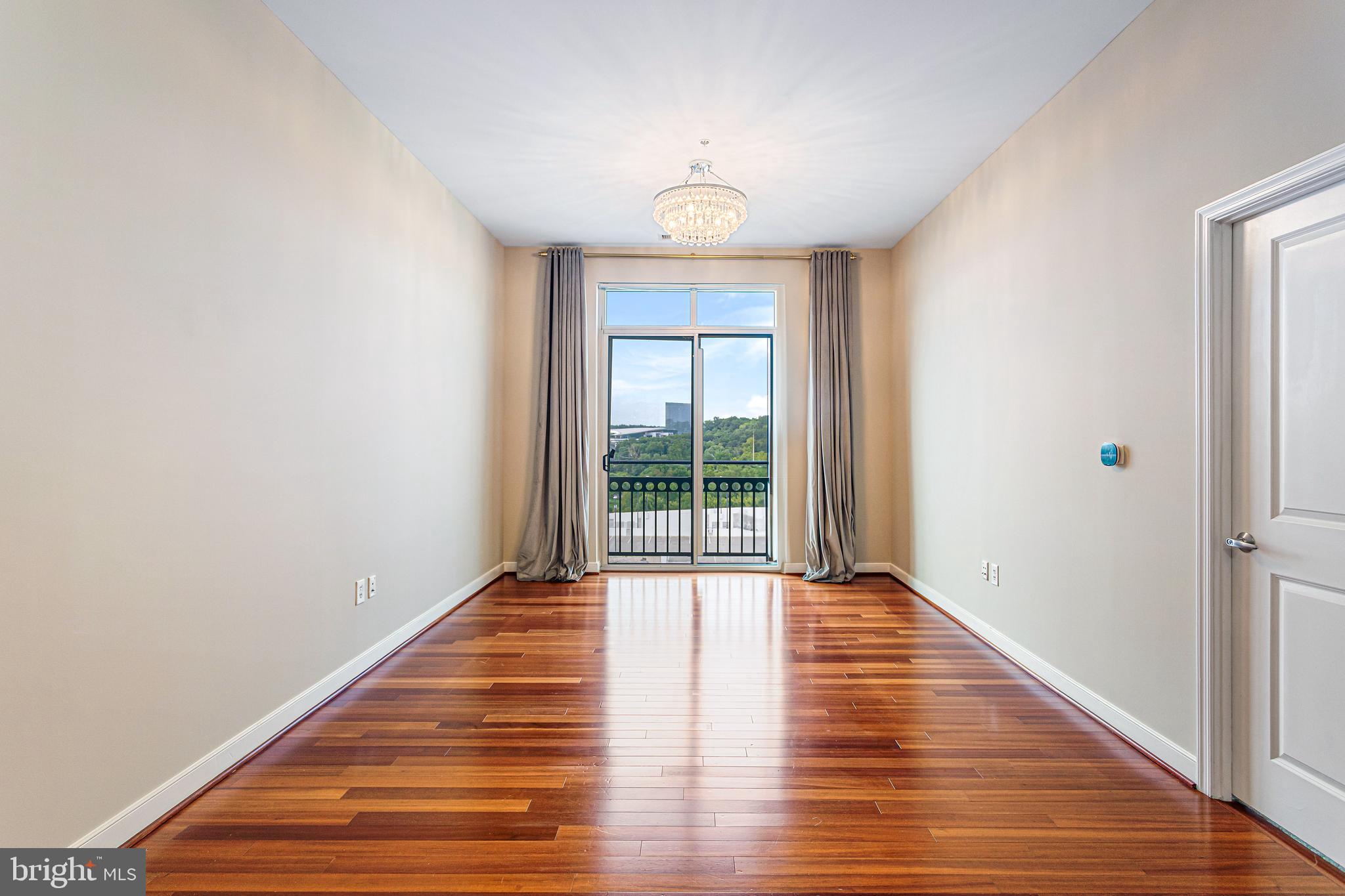 NATIONAL HARBOR - Residential