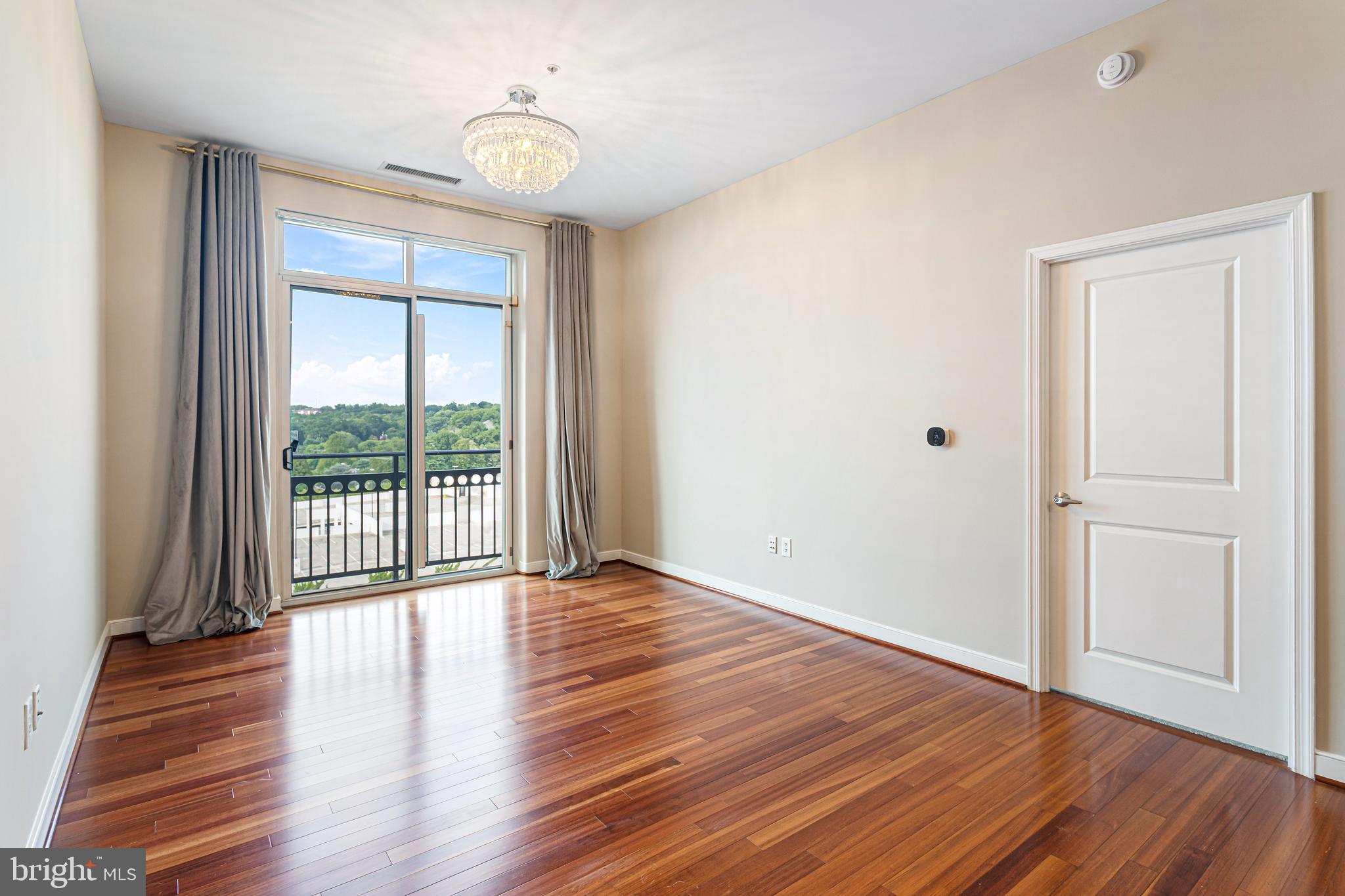 NATIONAL HARBOR - Residential