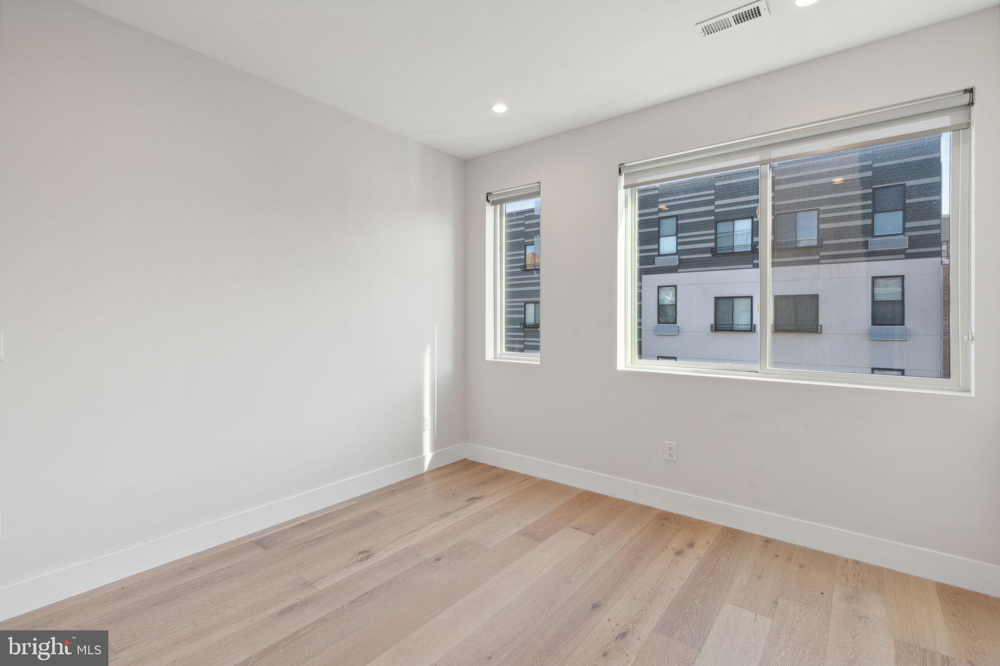 OLDE KENSINGTON - Residential Lease
