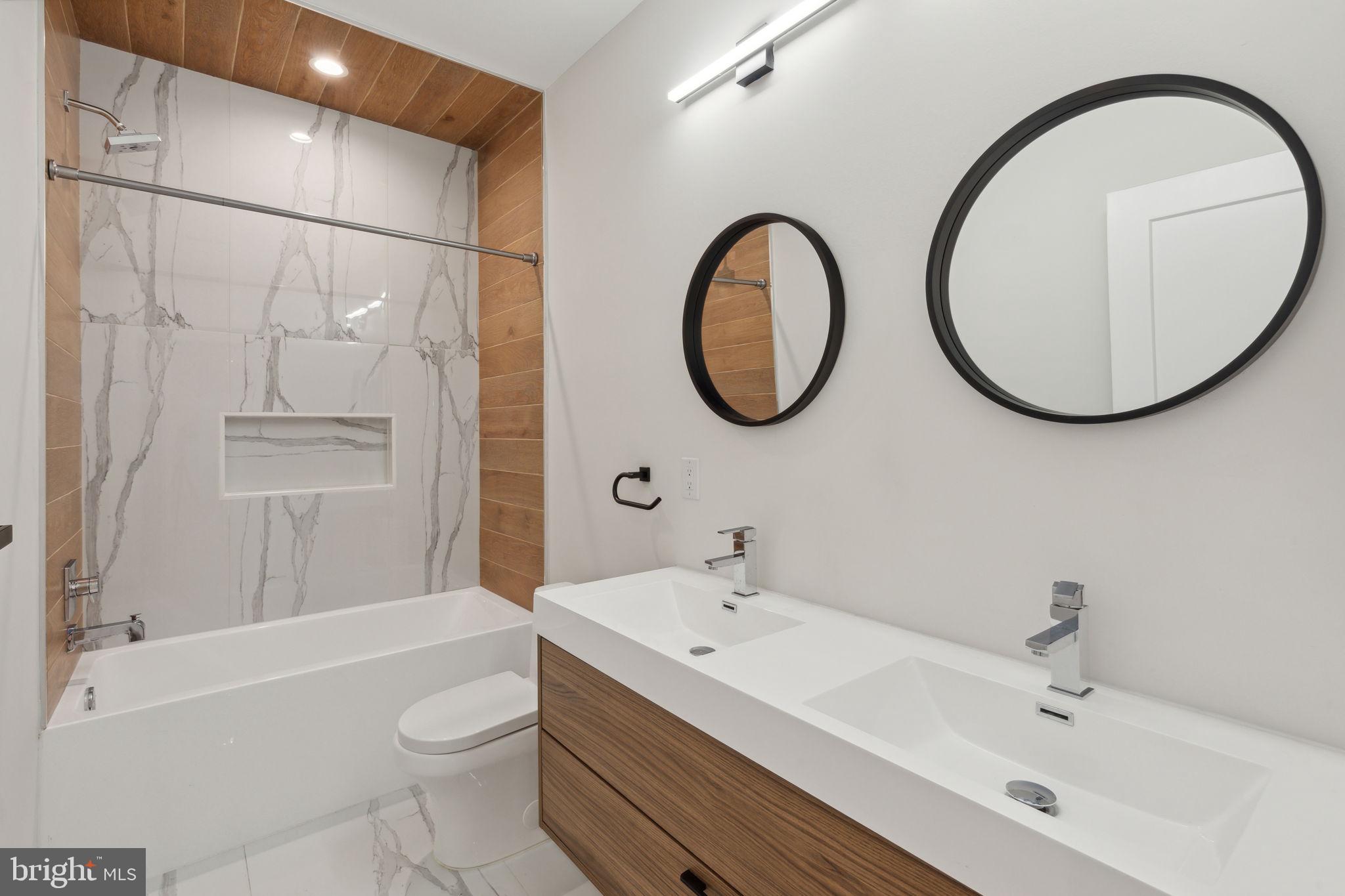 OLDE KENSINGTON - Residential Lease