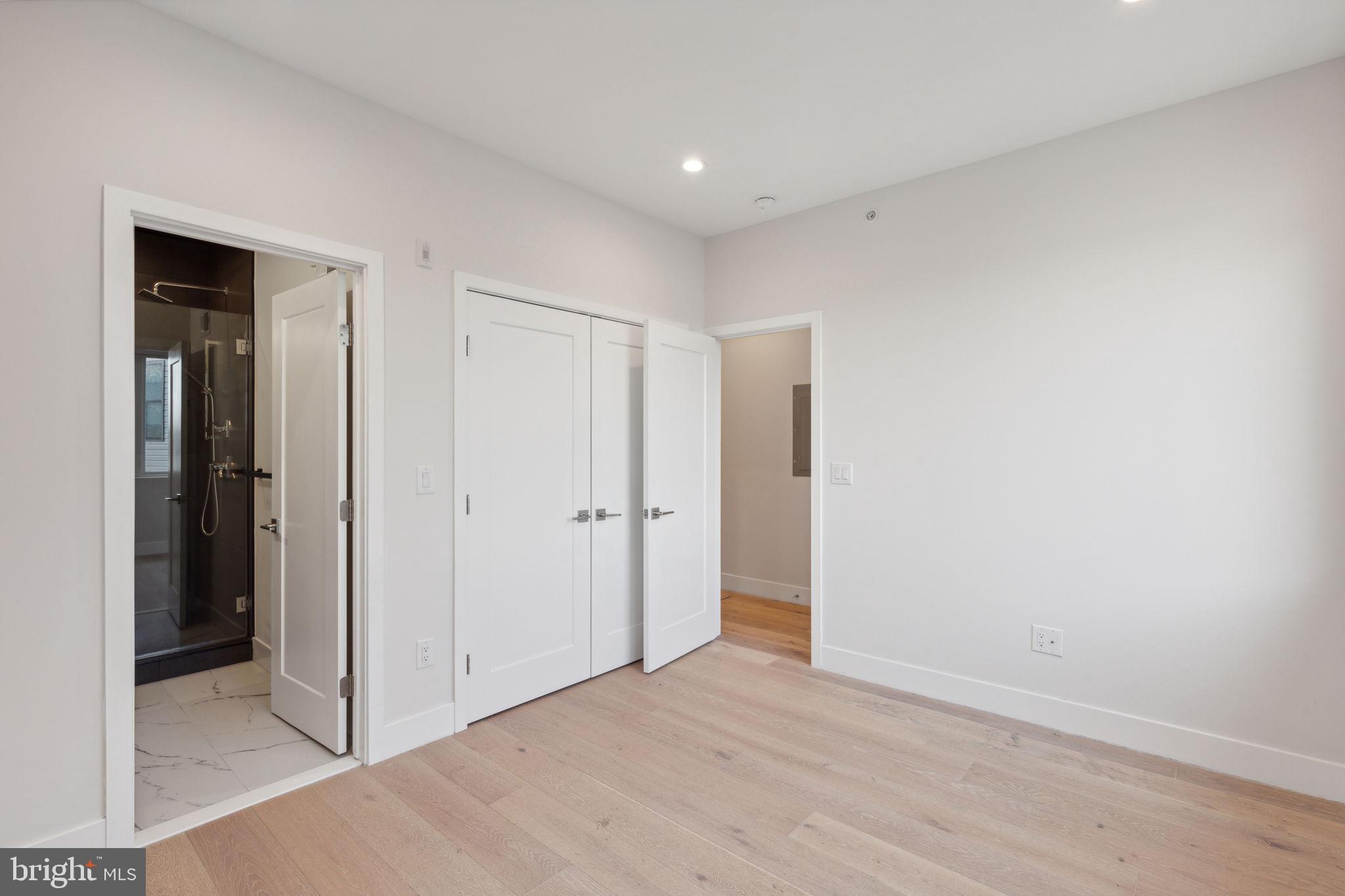 OLDE KENSINGTON - Residential Lease
