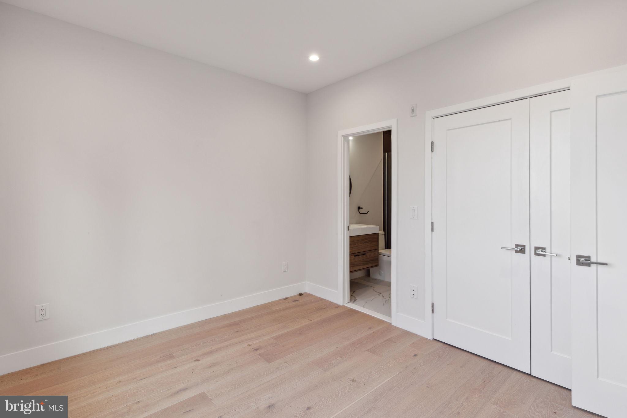 OLDE KENSINGTON - Residential Lease