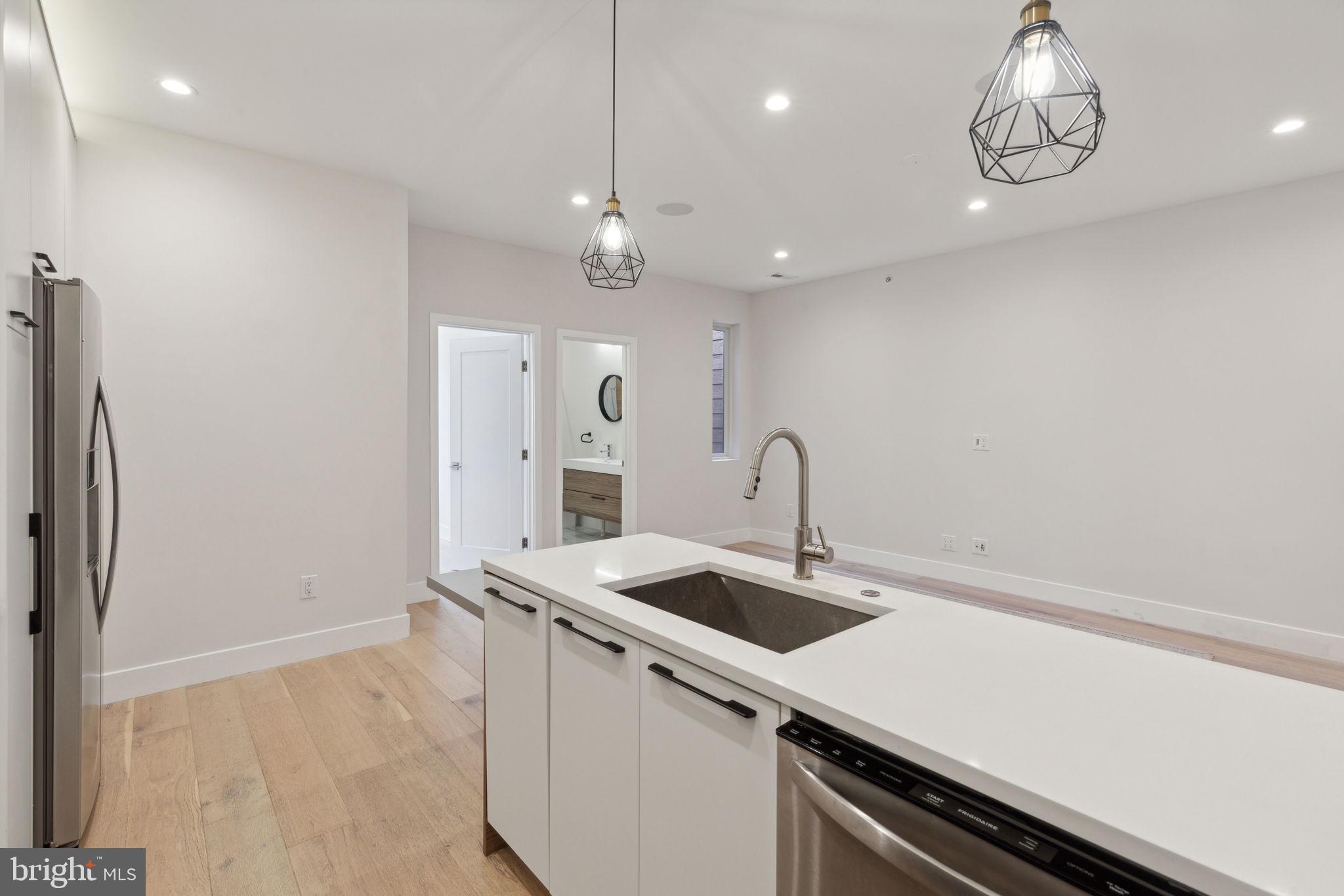 OLDE KENSINGTON - Residential Lease