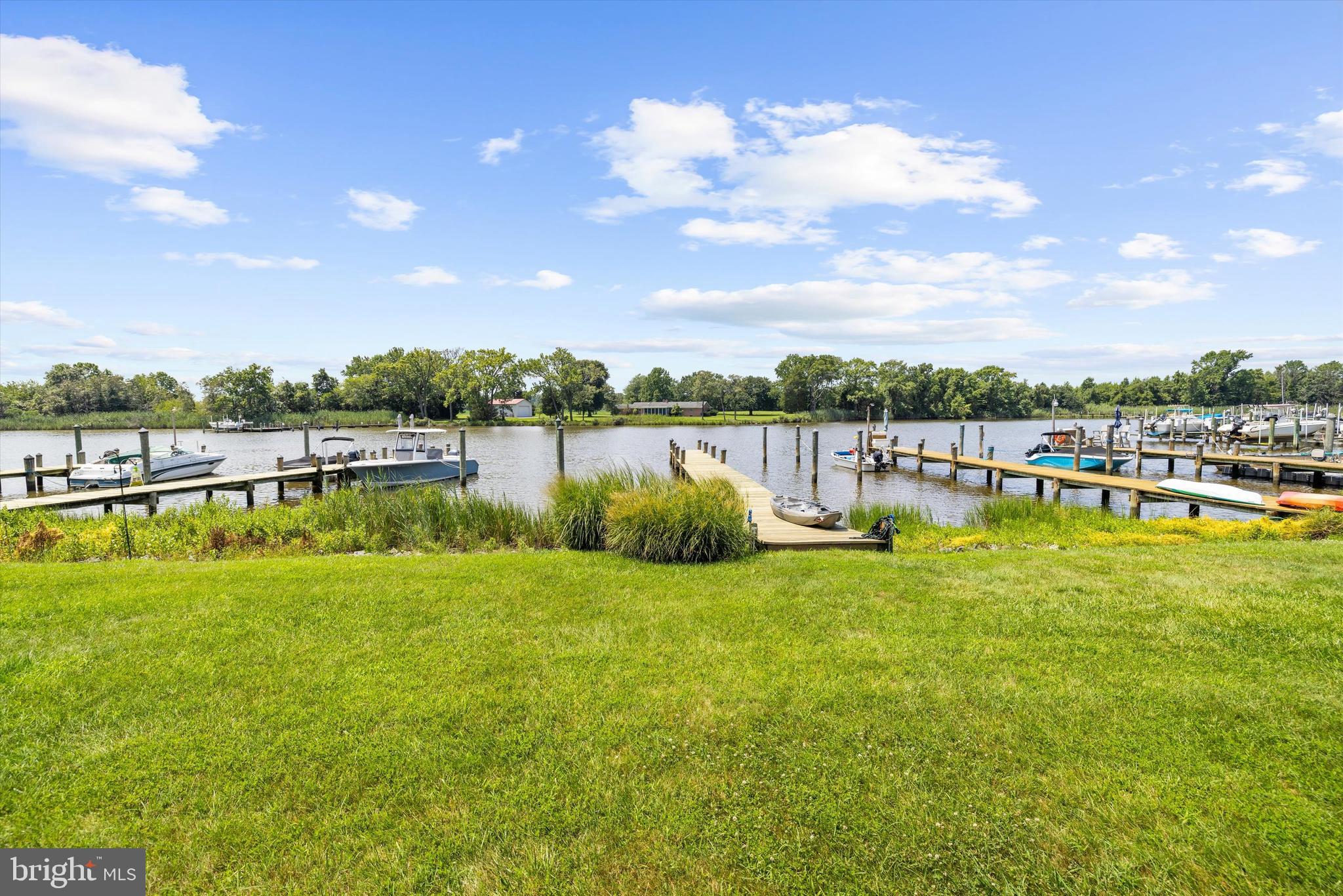 THOMPSON CREEK CONDOS - Residential