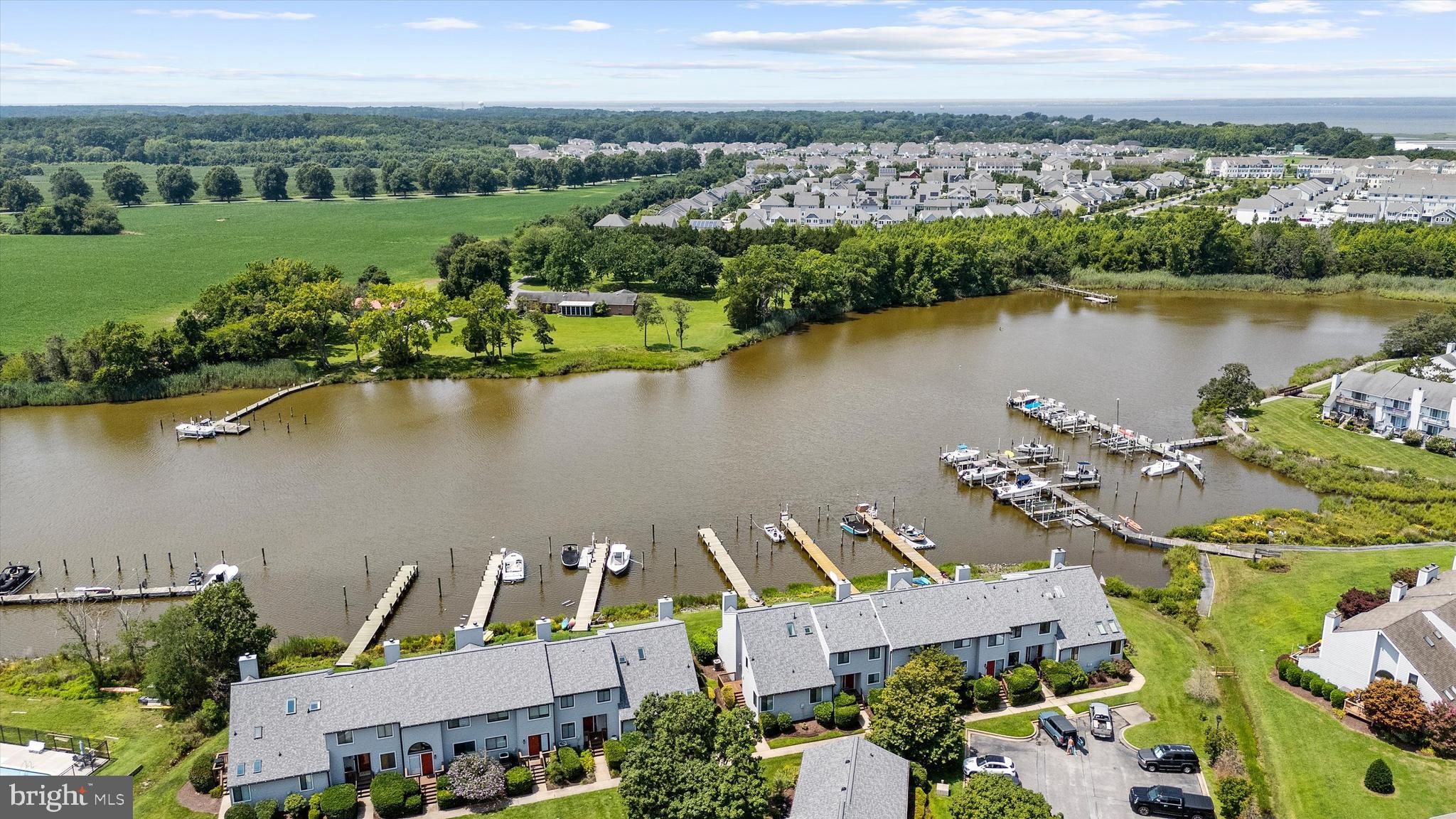 THOMPSON CREEK CONDOS - Residential