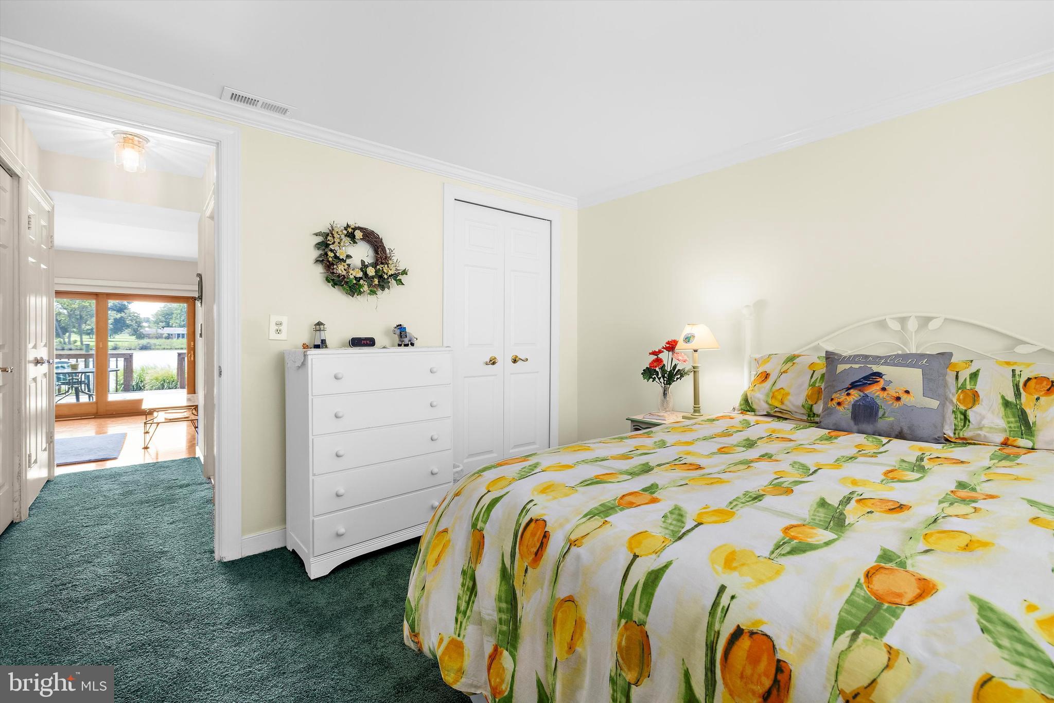 THOMPSON CREEK CONDOS - Residential