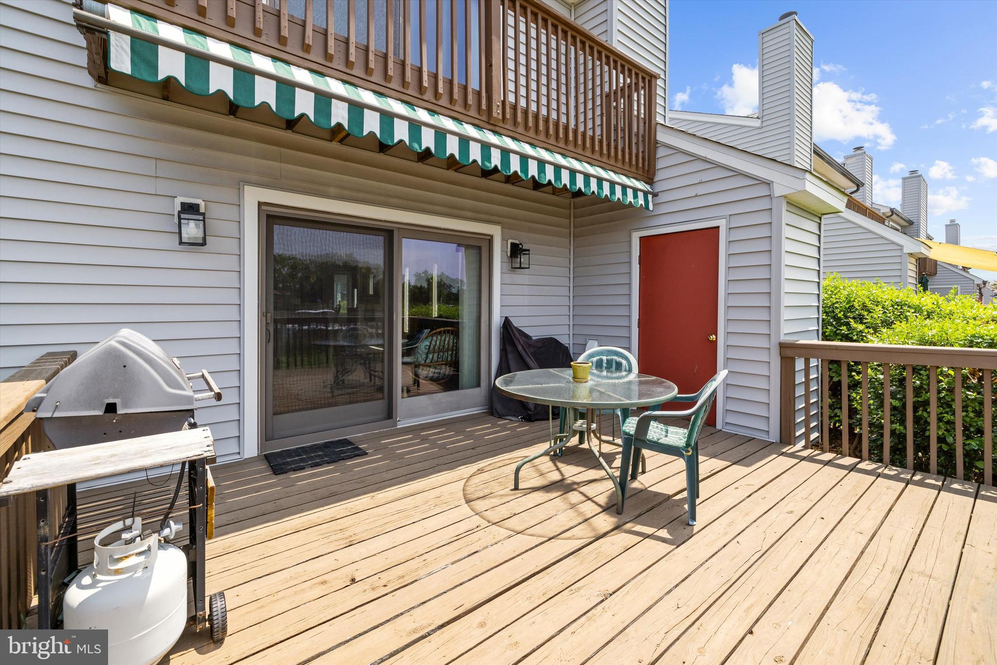 THOMPSON CREEK CONDOS - Residential