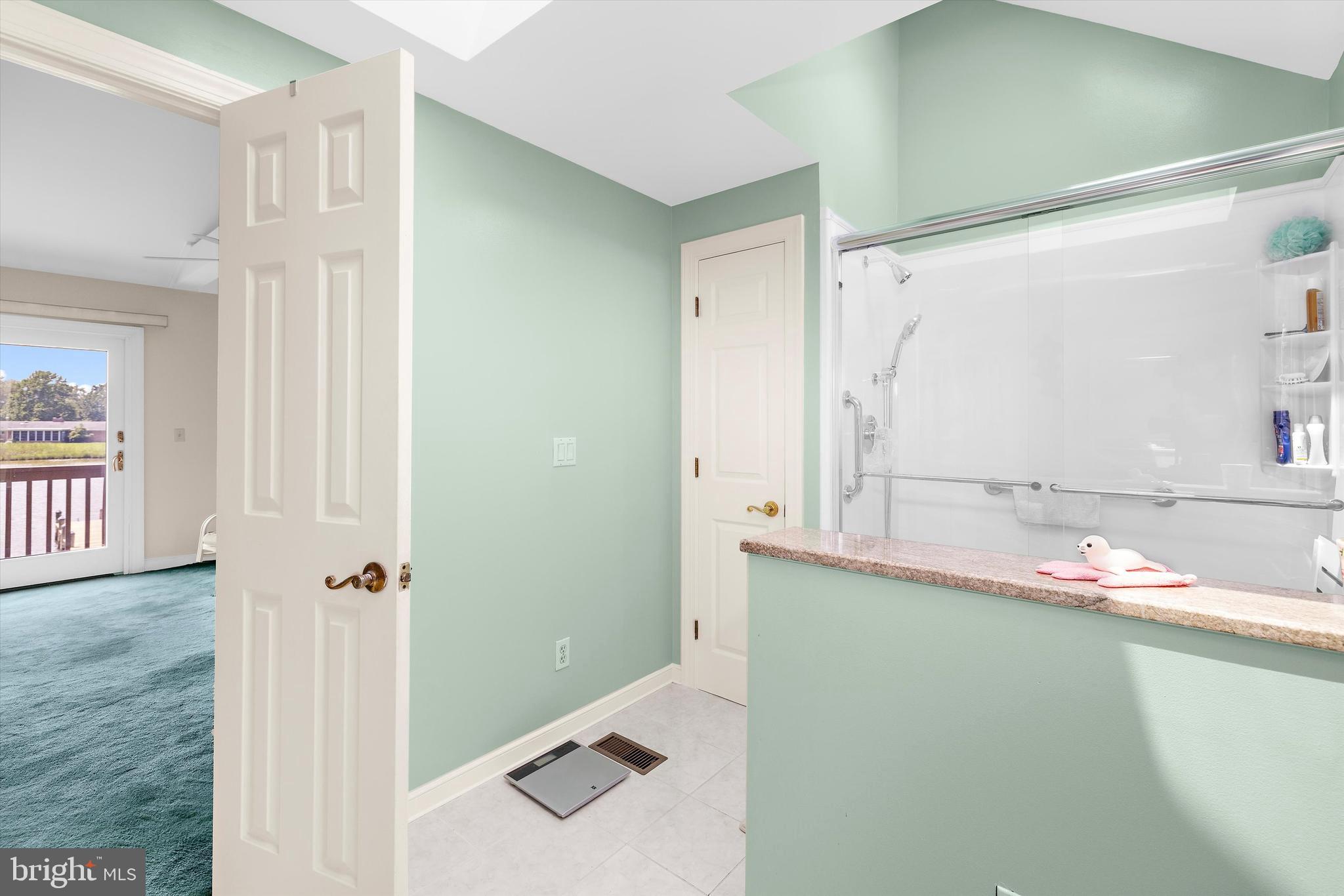 THOMPSON CREEK CONDOS - Residential