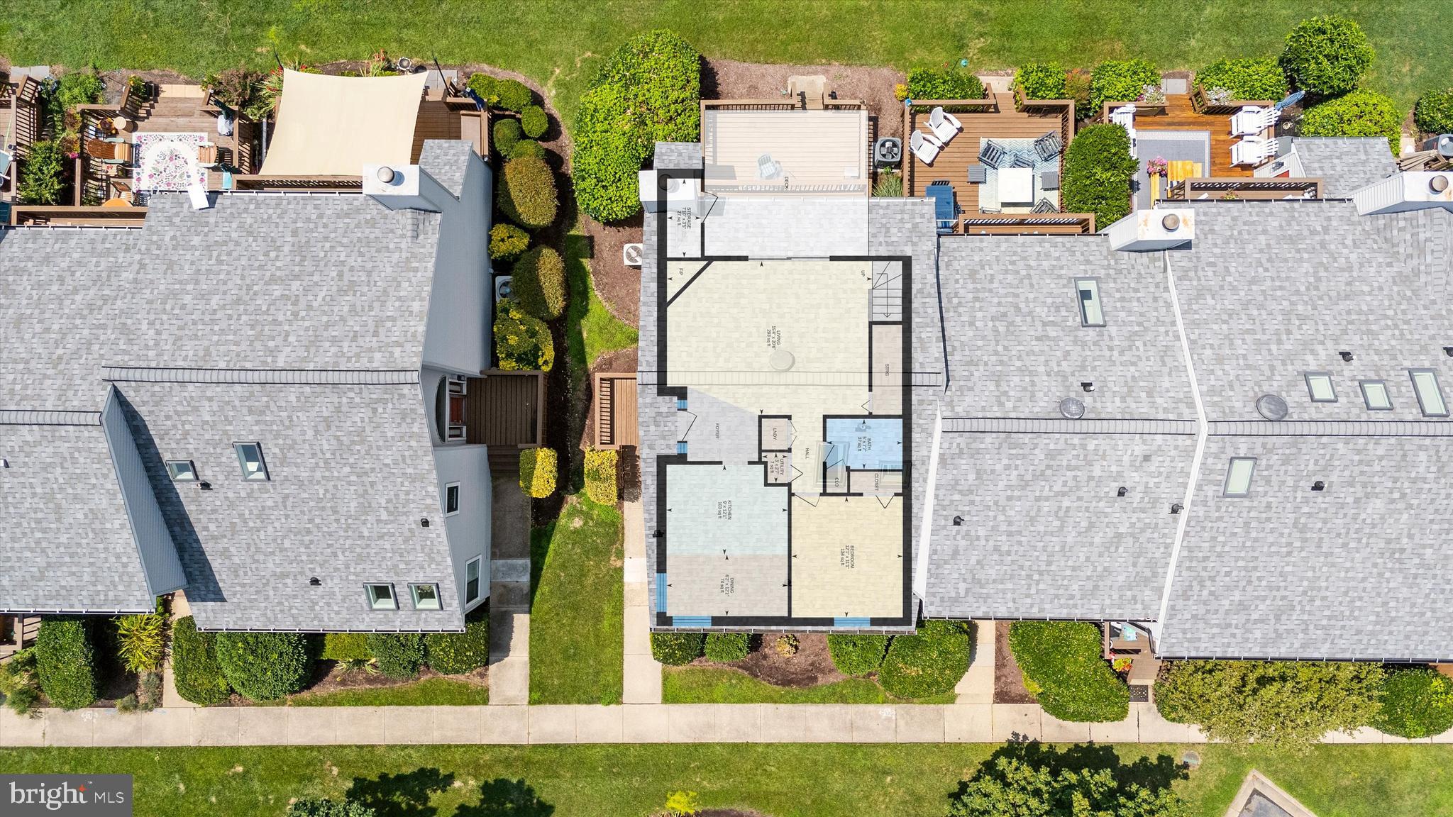 THOMPSON CREEK CONDOS - Residential