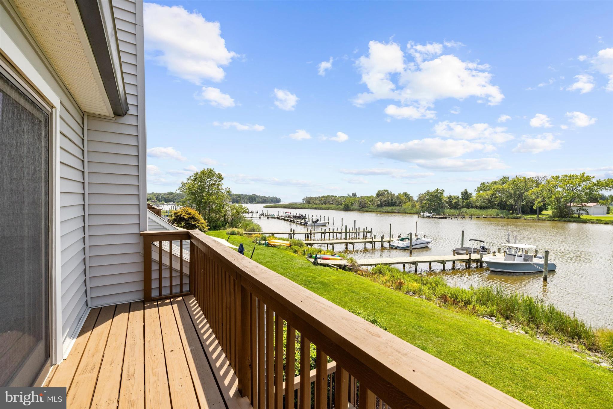 THOMPSON CREEK CONDOS - Residential