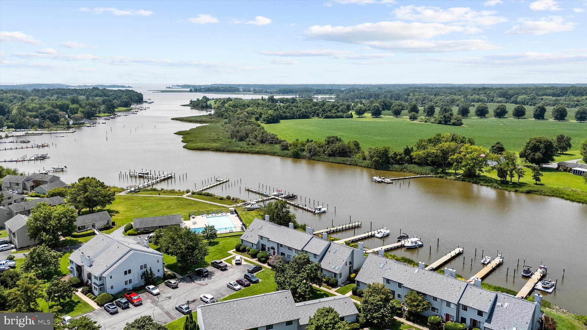THOMPSON CREEK CONDOS - Residential