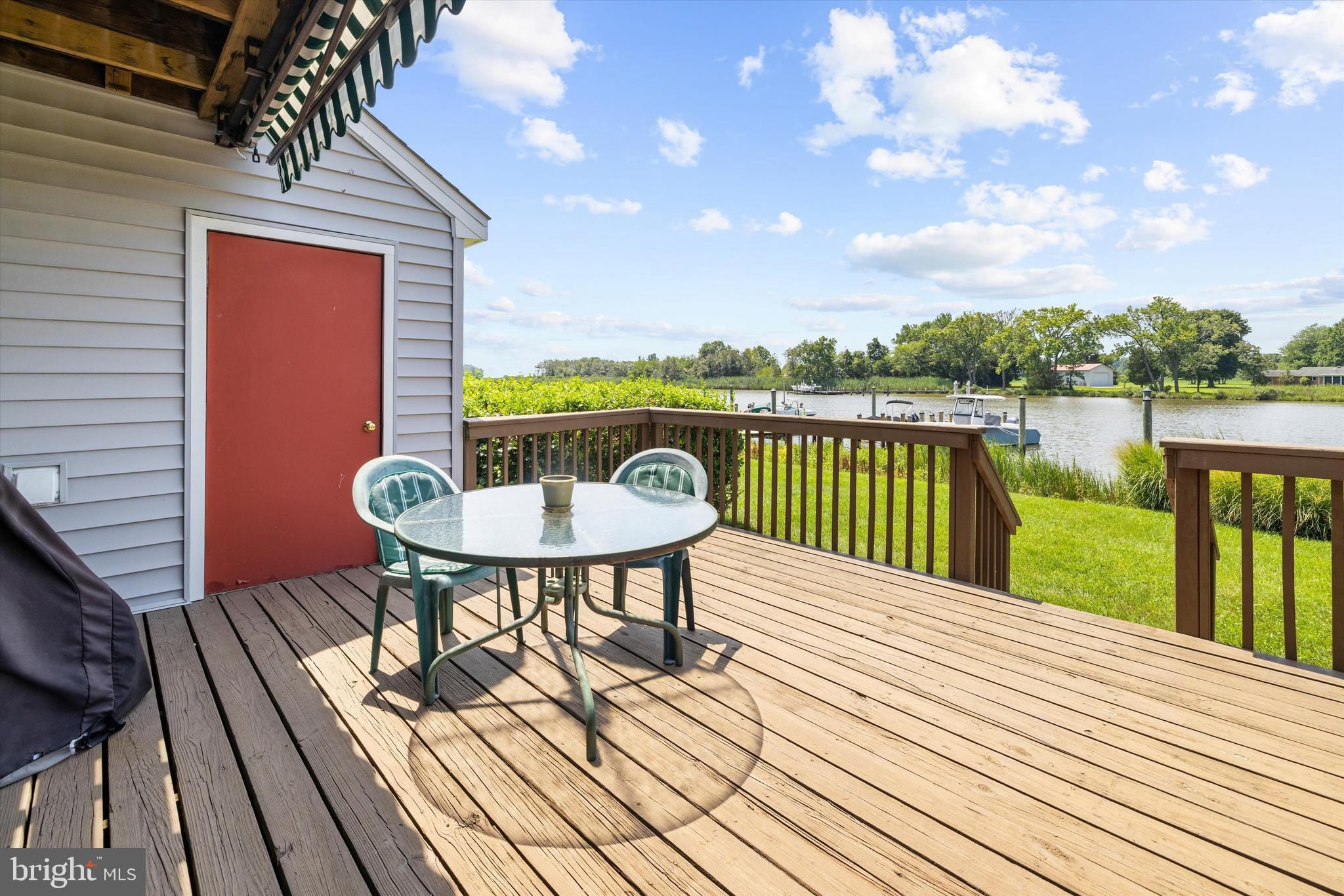 THOMPSON CREEK CONDOS - Residential
