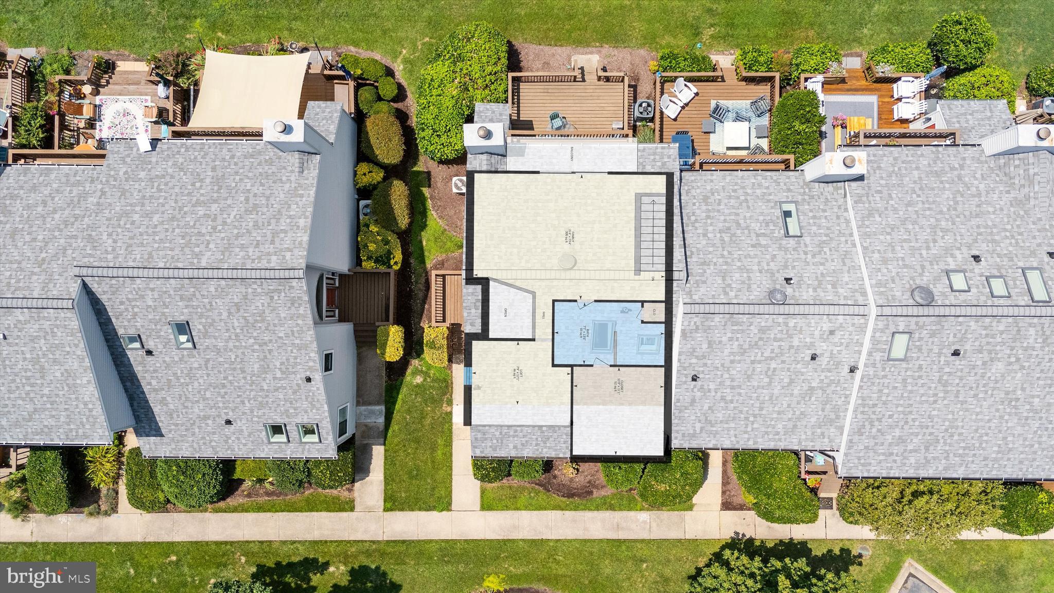 THOMPSON CREEK CONDOS - Residential
