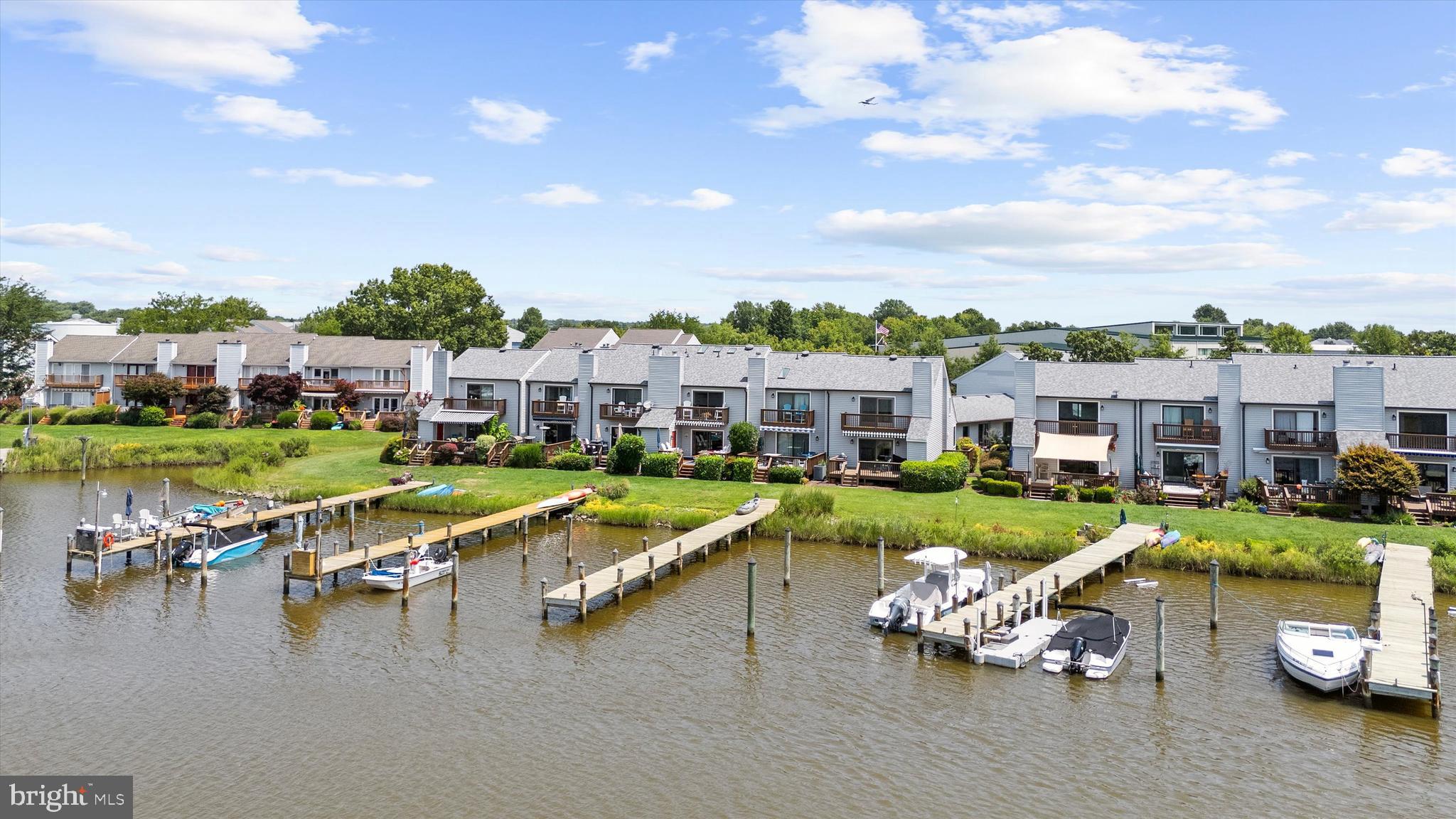 THOMPSON CREEK CONDOS - Residential