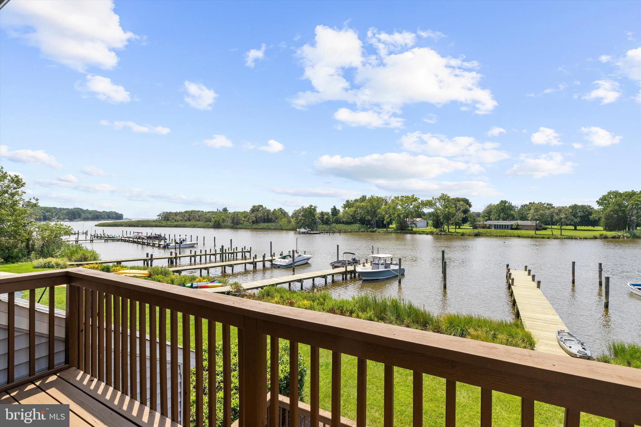 THOMPSON CREEK CONDOS - Residential