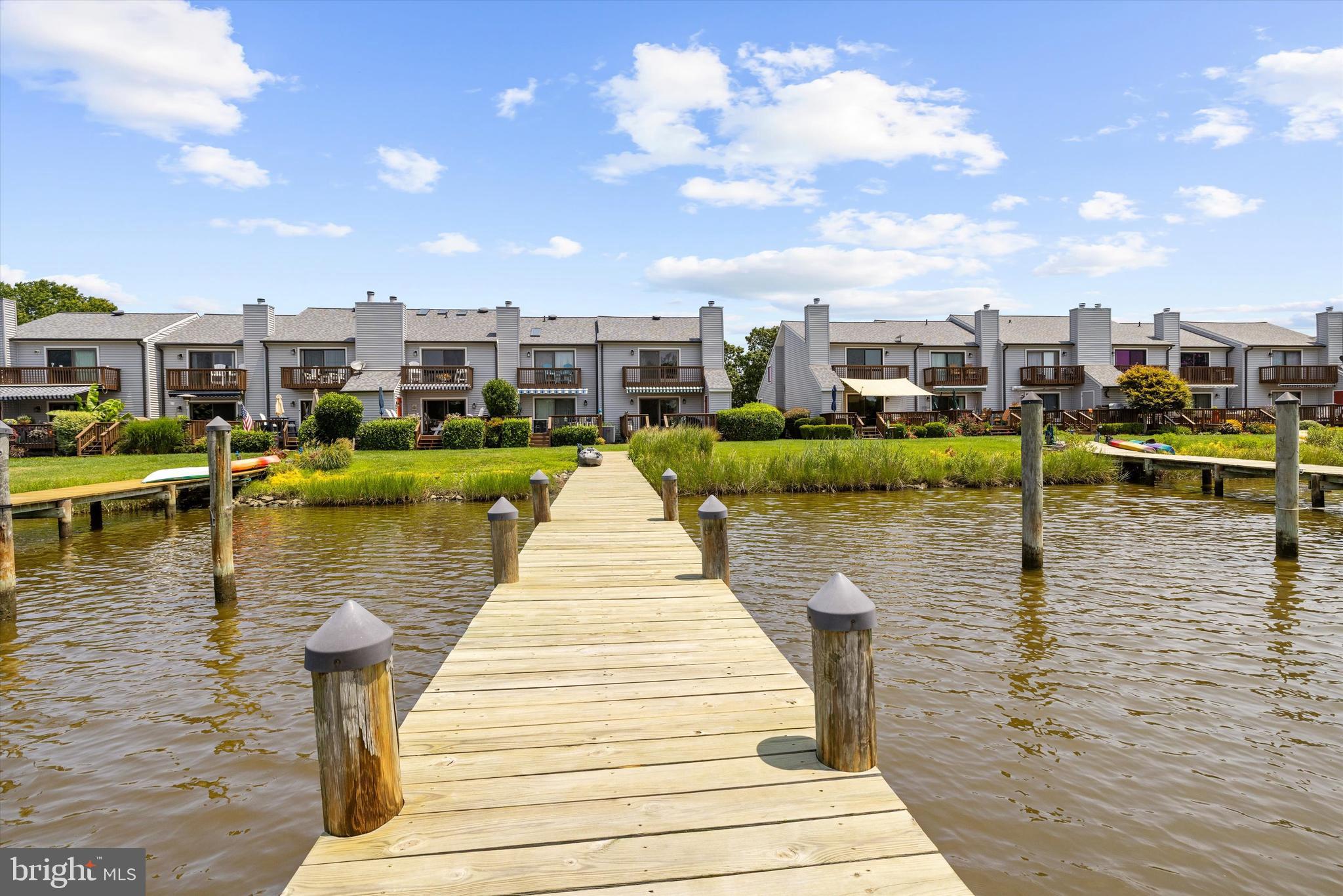 THOMPSON CREEK CONDOS - Residential