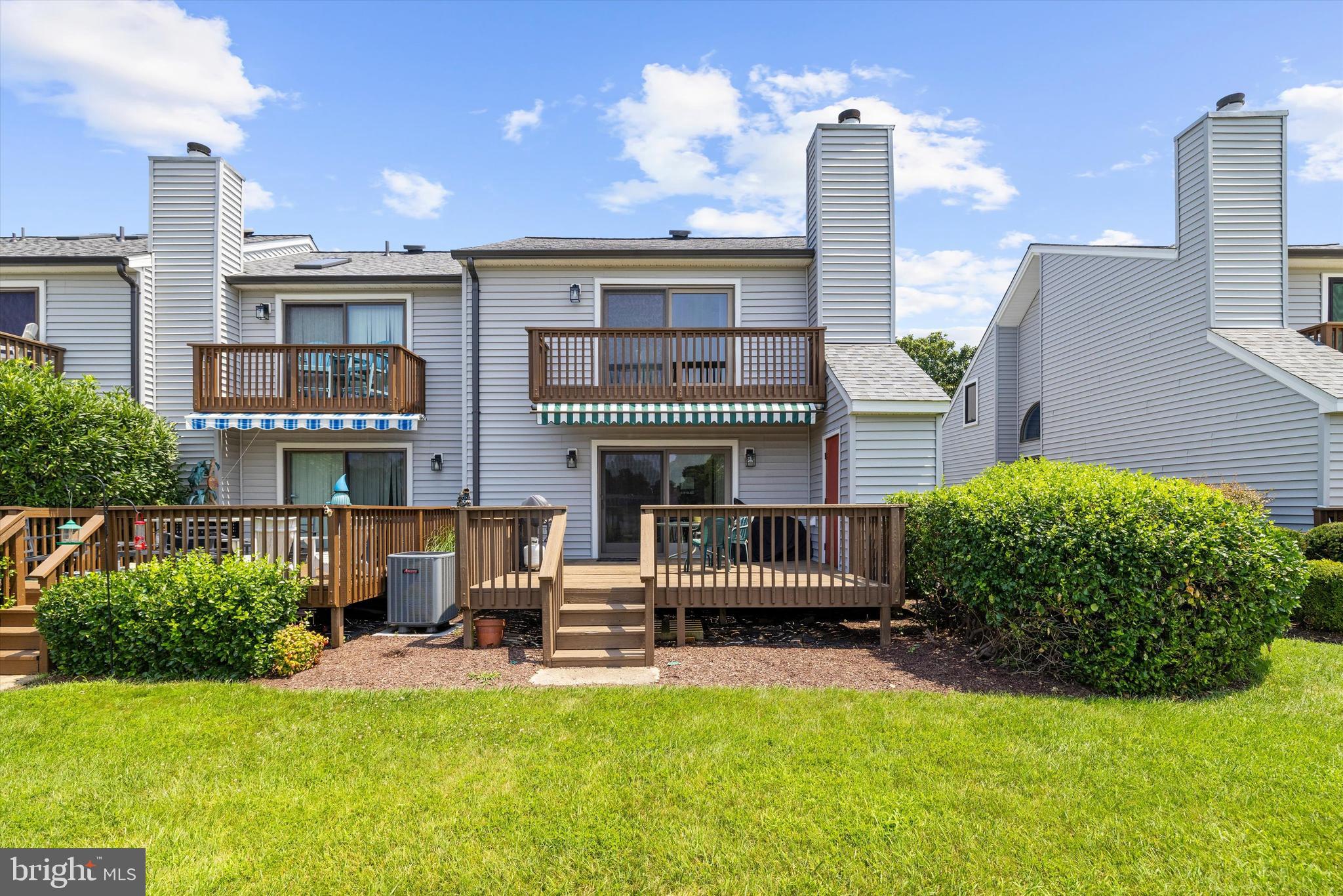 THOMPSON CREEK CONDOS - Residential