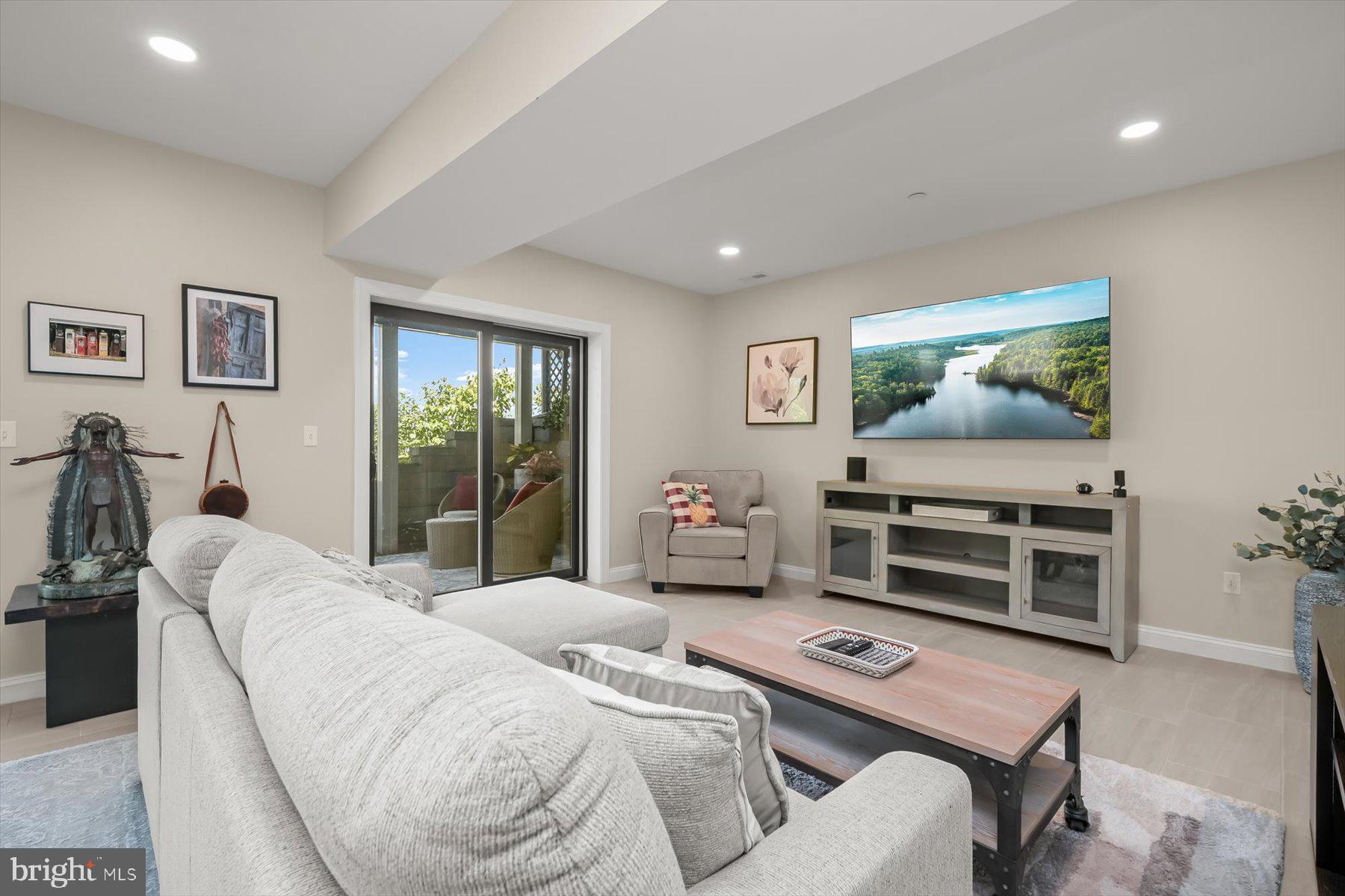SYLVAN SHORES - Residential