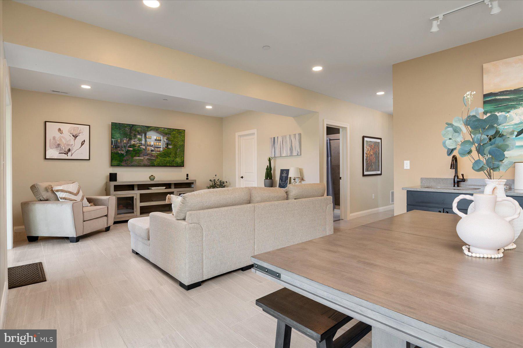 SYLVAN SHORES - Residential