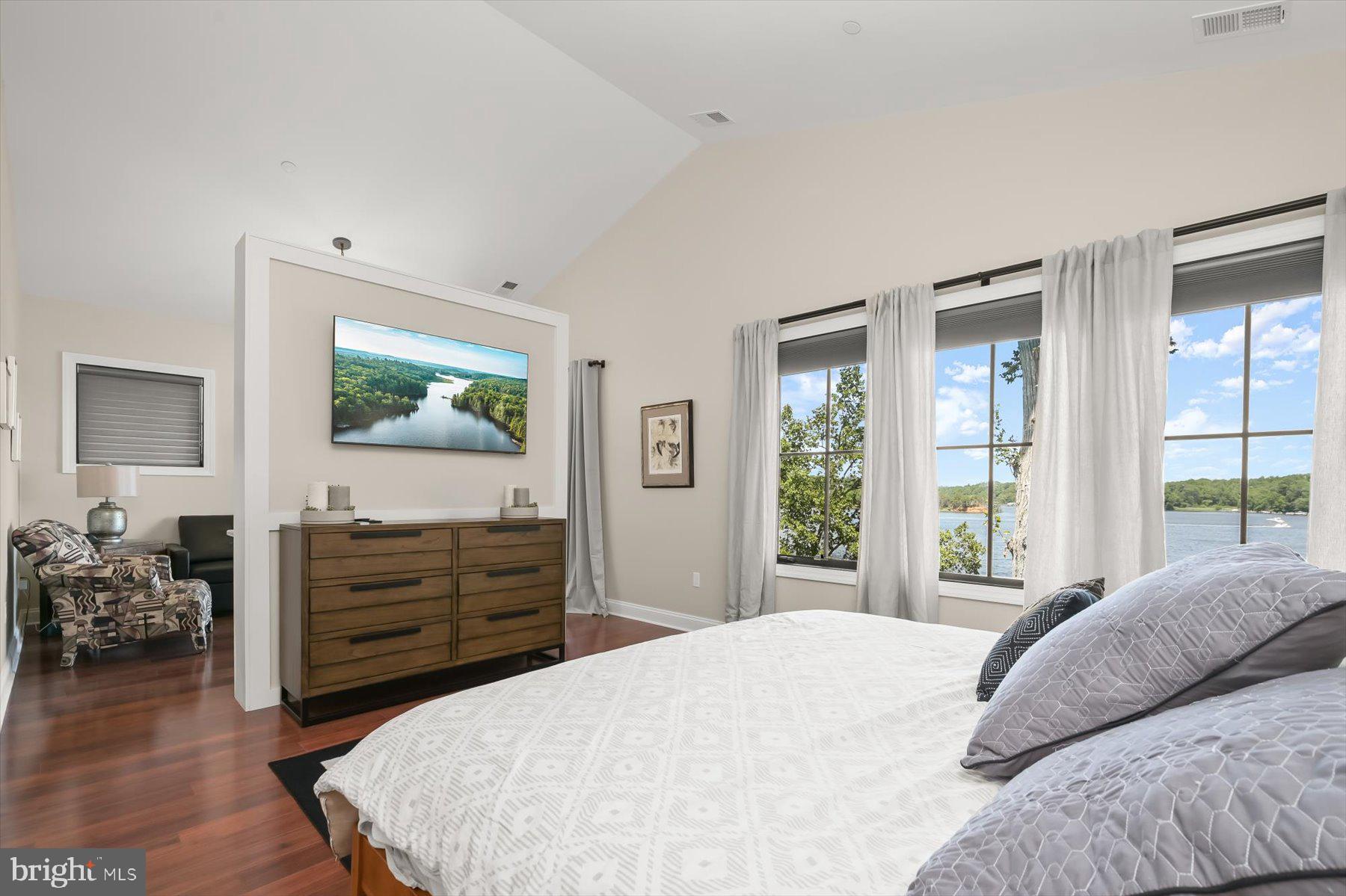 SYLVAN SHORES - Residential