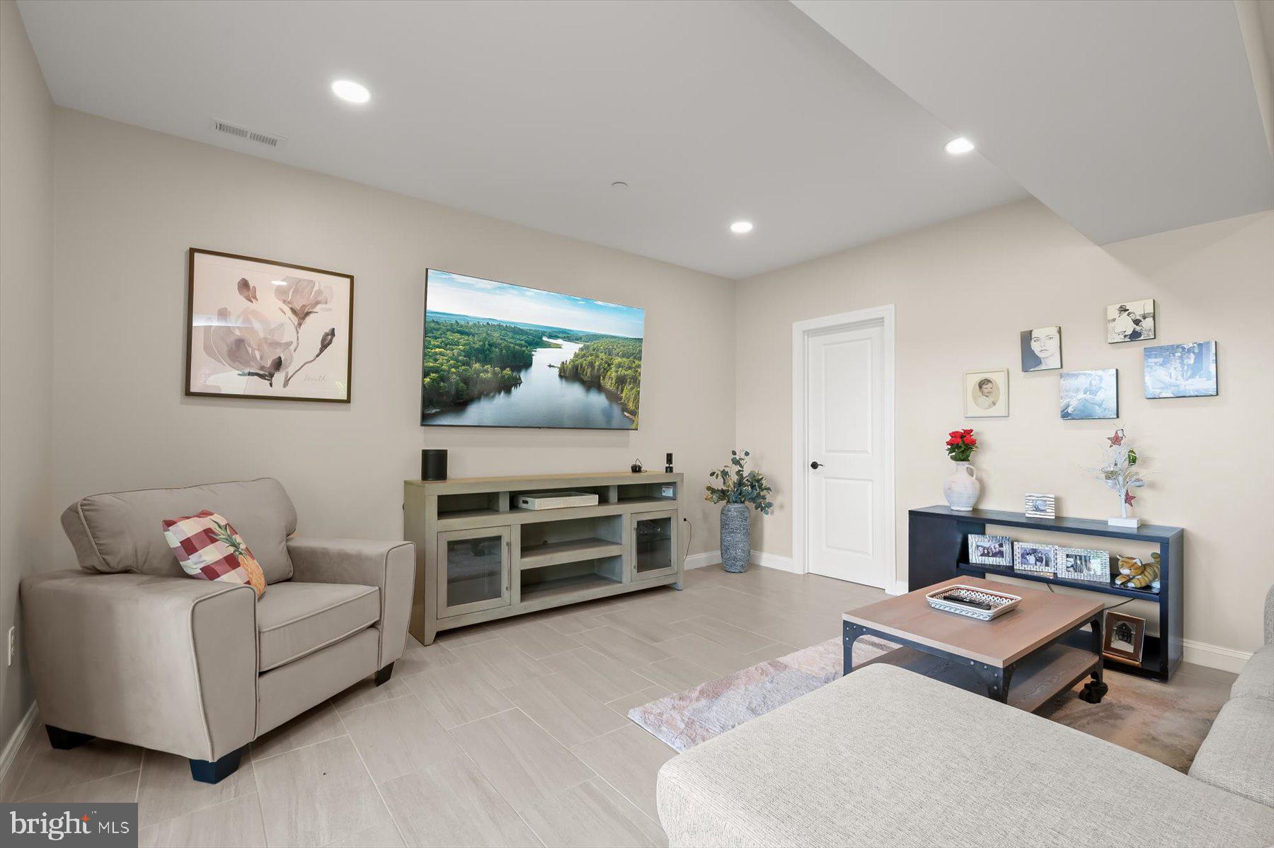 SYLVAN SHORES - Residential