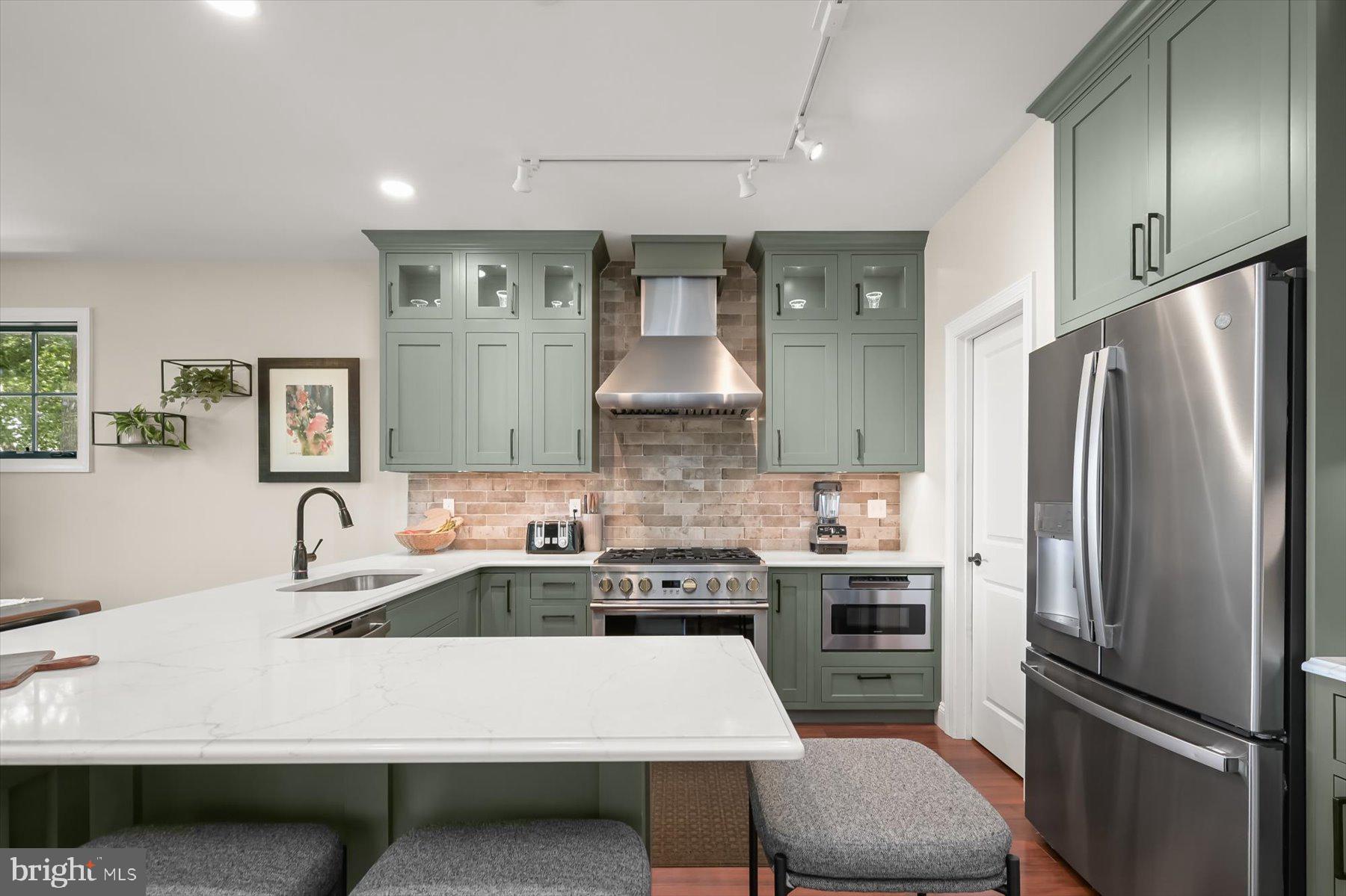 SYLVAN SHORES - Residential
