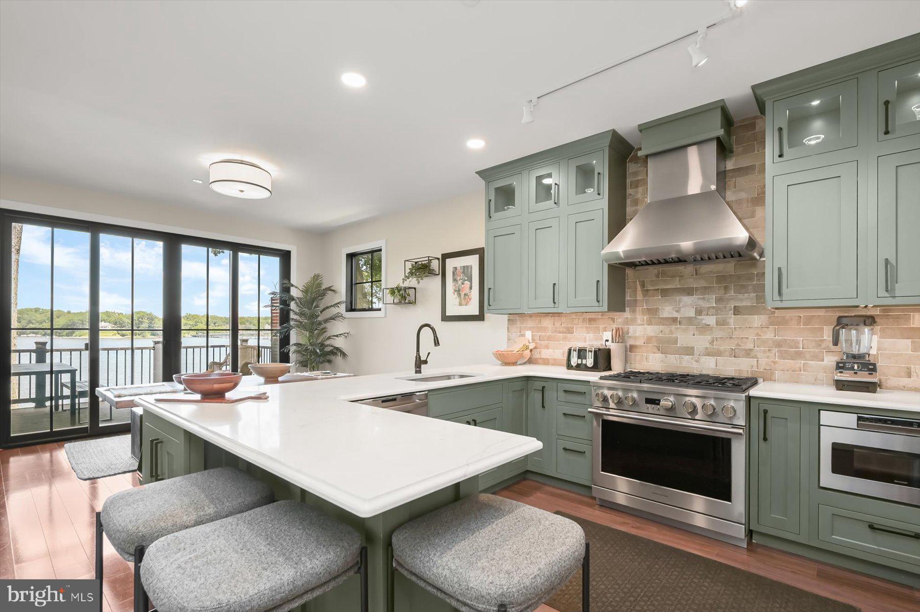 SYLVAN SHORES - Residential