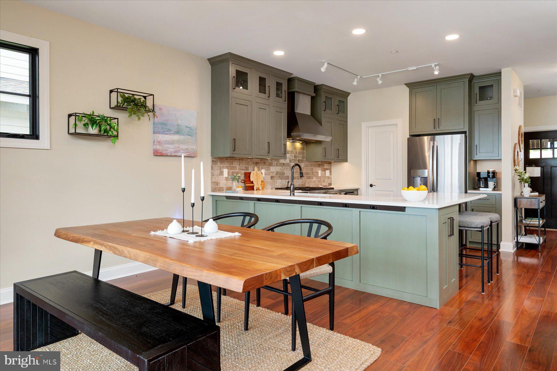 SYLVAN SHORES - Residential