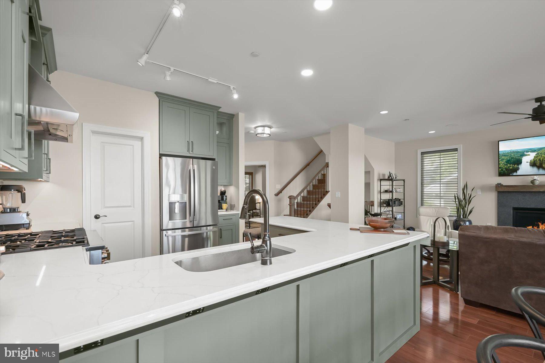 SYLVAN SHORES - Residential