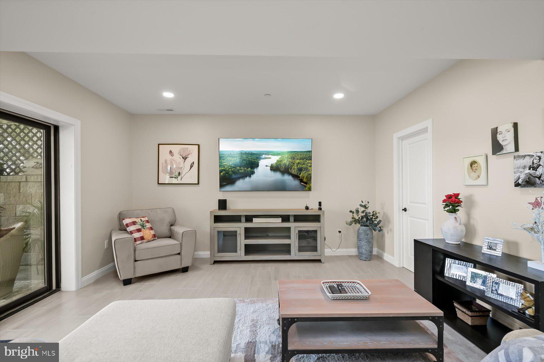 SYLVAN SHORES - Residential