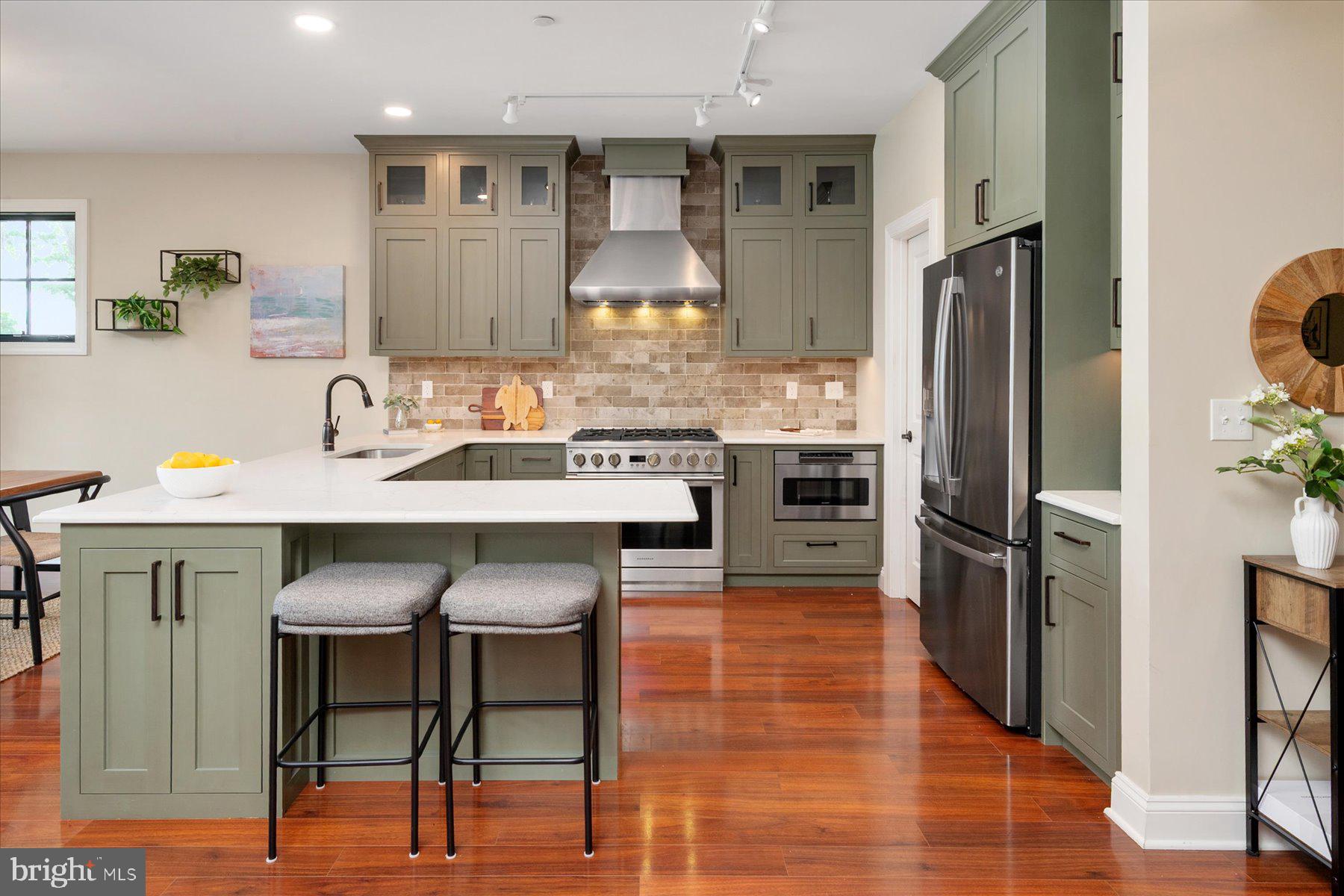 SYLVAN SHORES - Residential