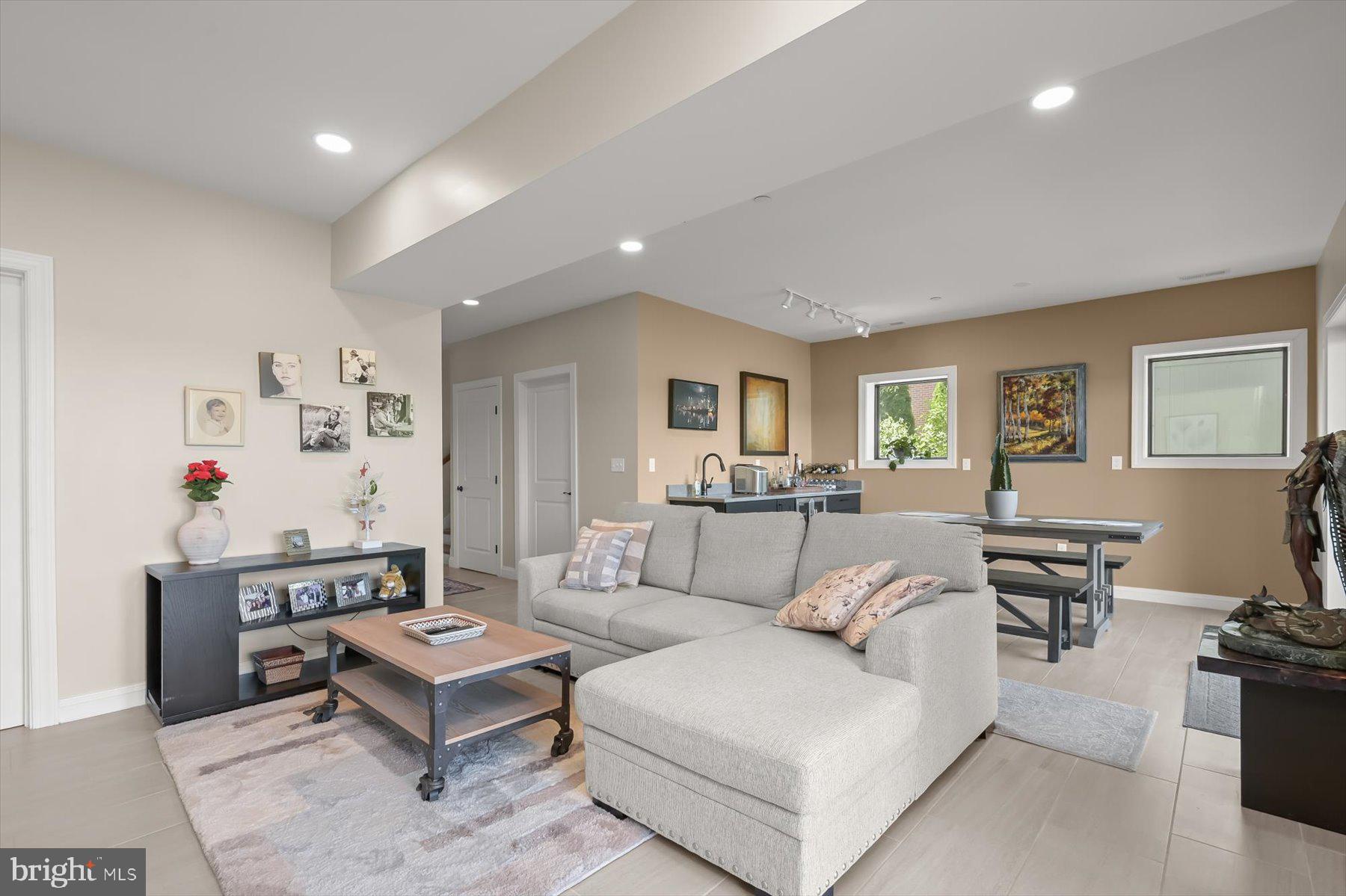 SYLVAN SHORES - Residential