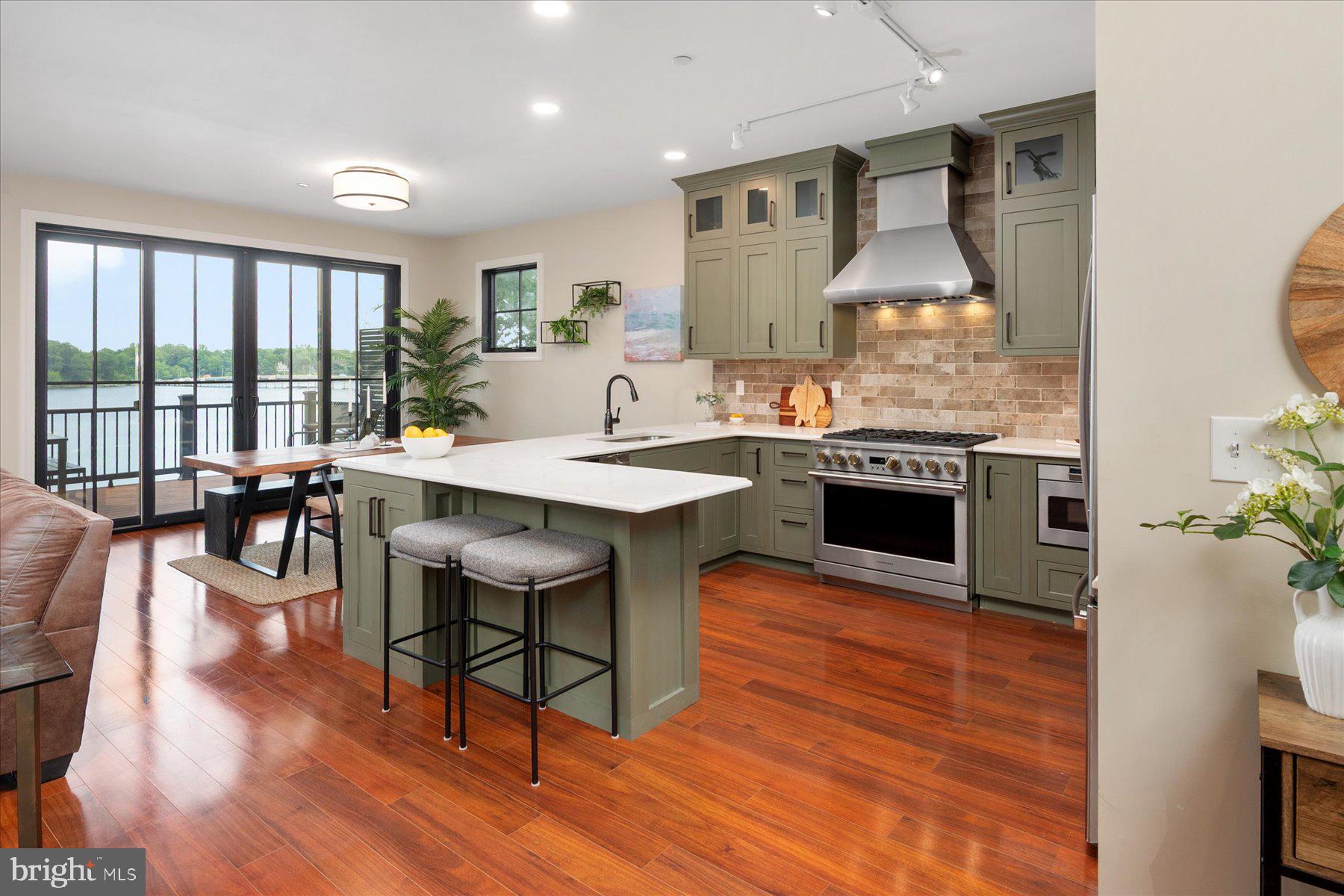 SYLVAN SHORES - Residential