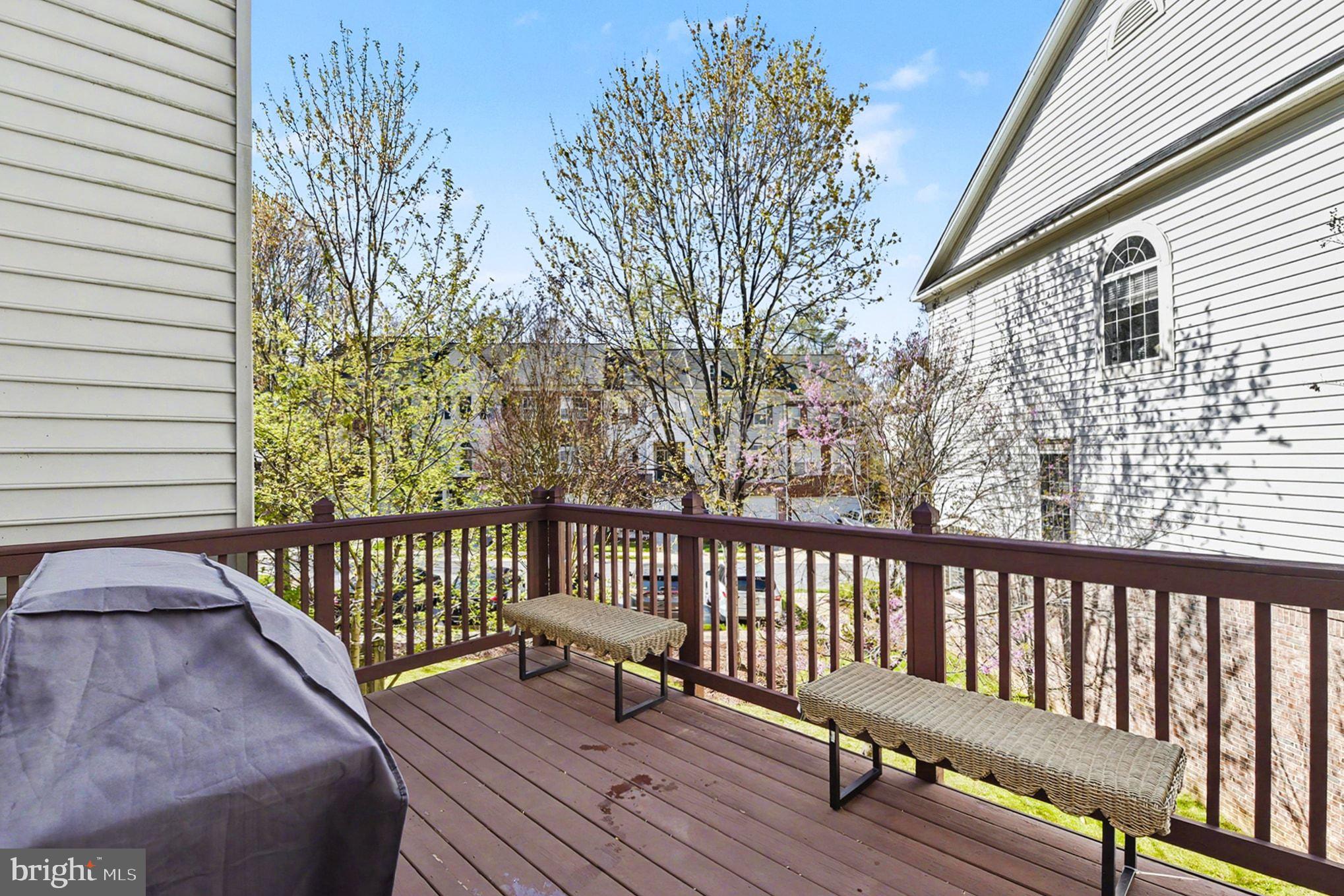 RUSSETT - Residential