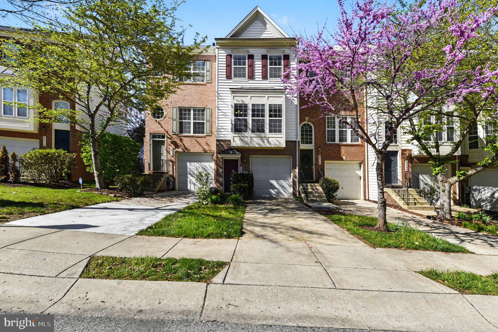 RUSSETT - Residential