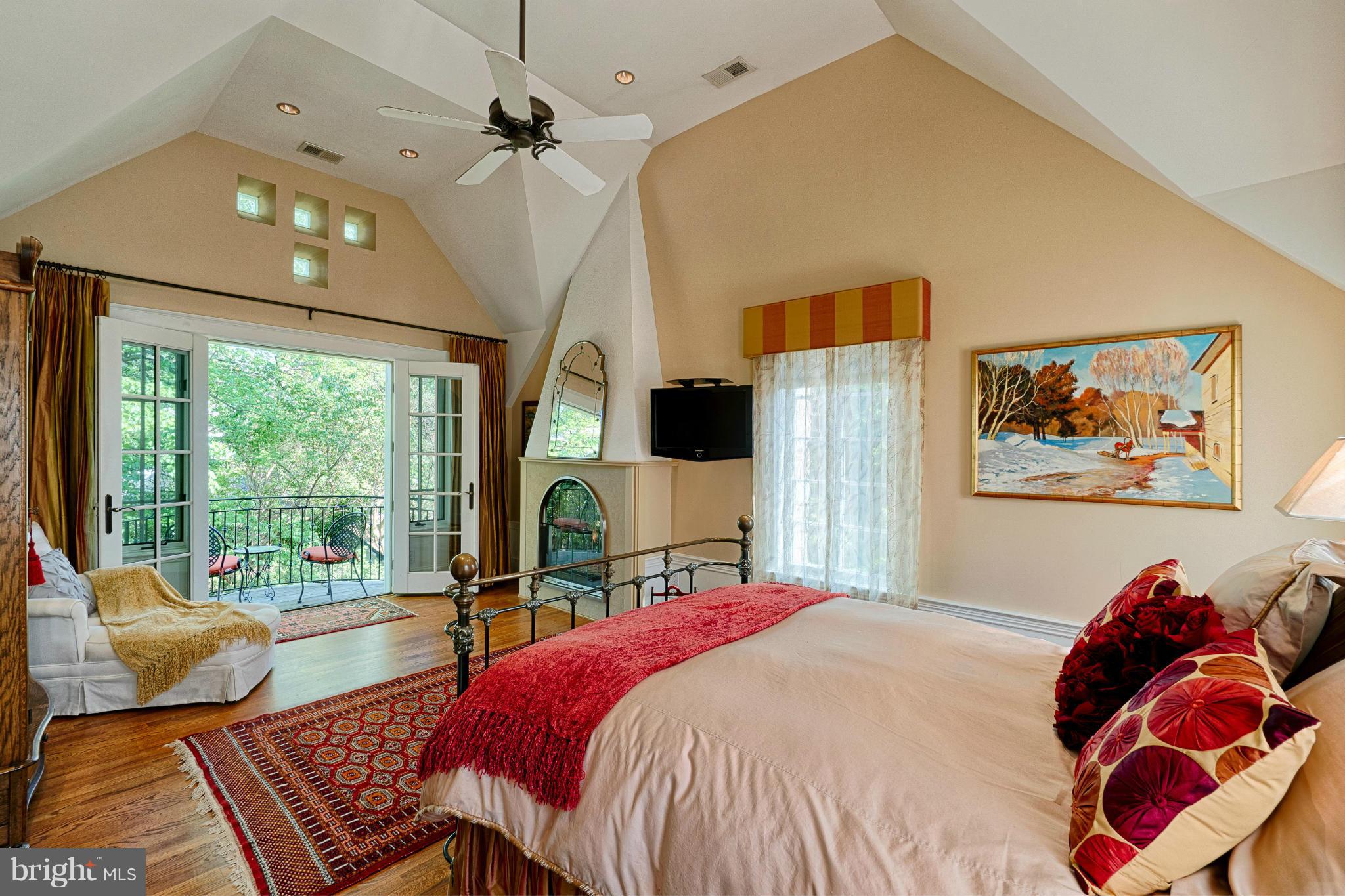 COUNTRY CLUB HILLS - Residential