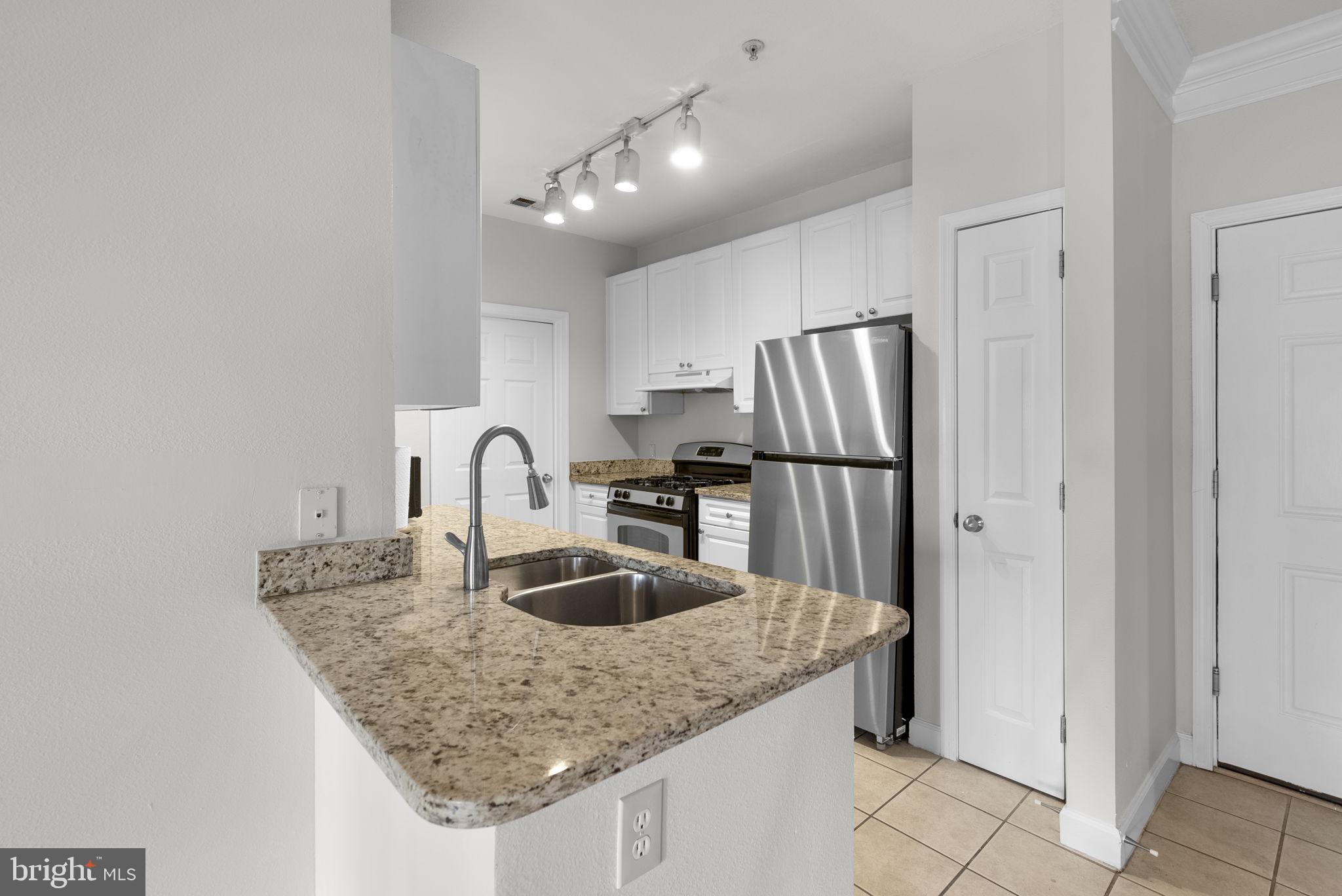 FITZ AT ROCKVILLE TOWN C - Residential