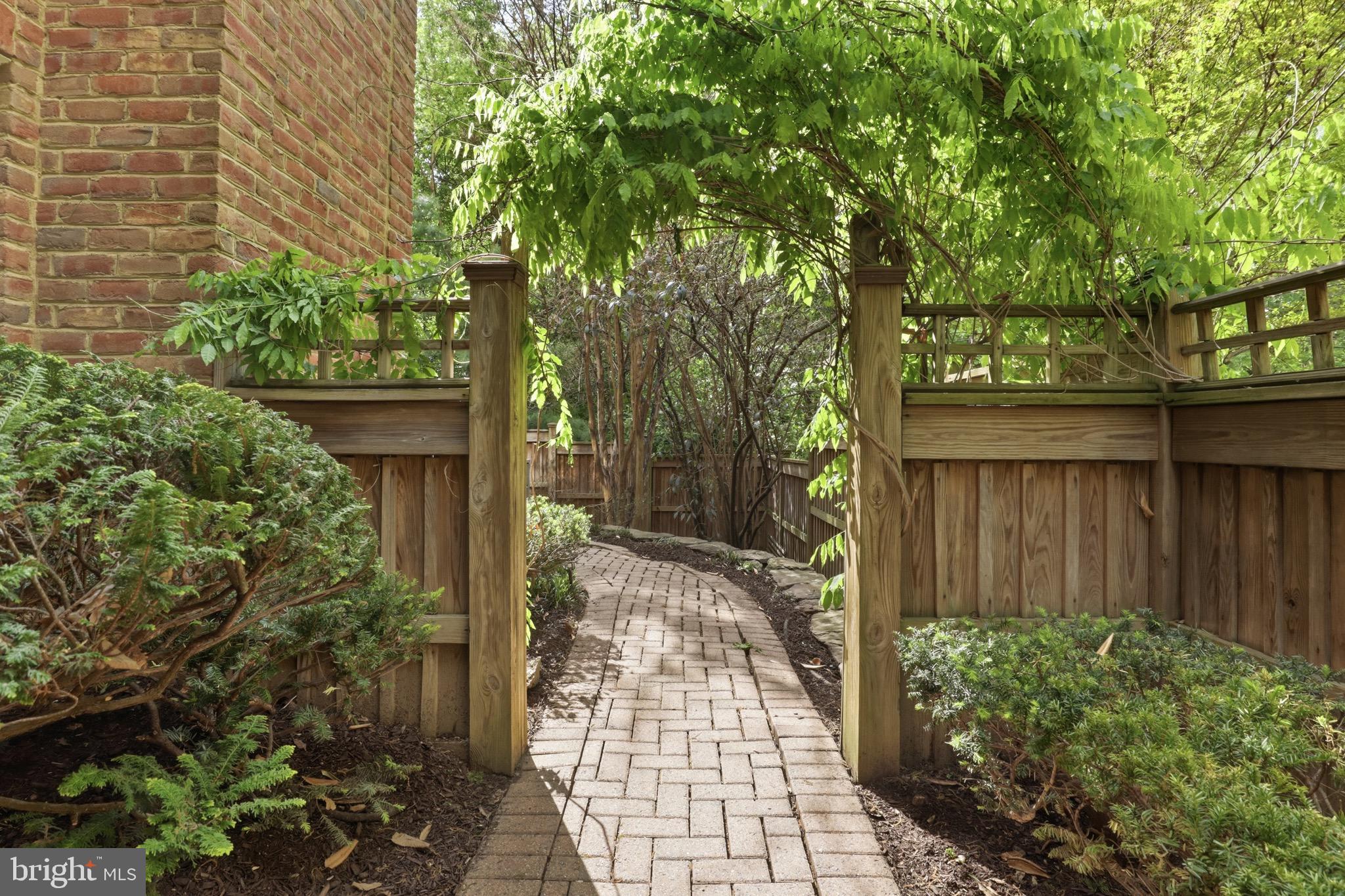 CEDAR LANE - Residential