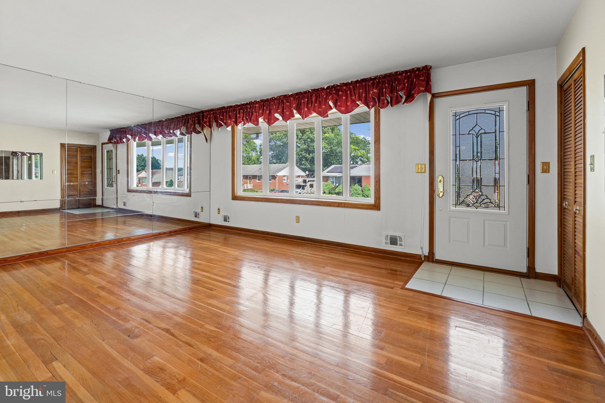 HARWOOD MANOR - Residential