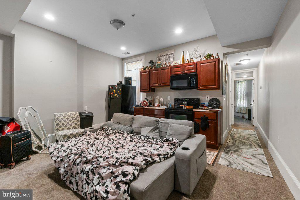 CHARLES VILLAGE - Residential Income